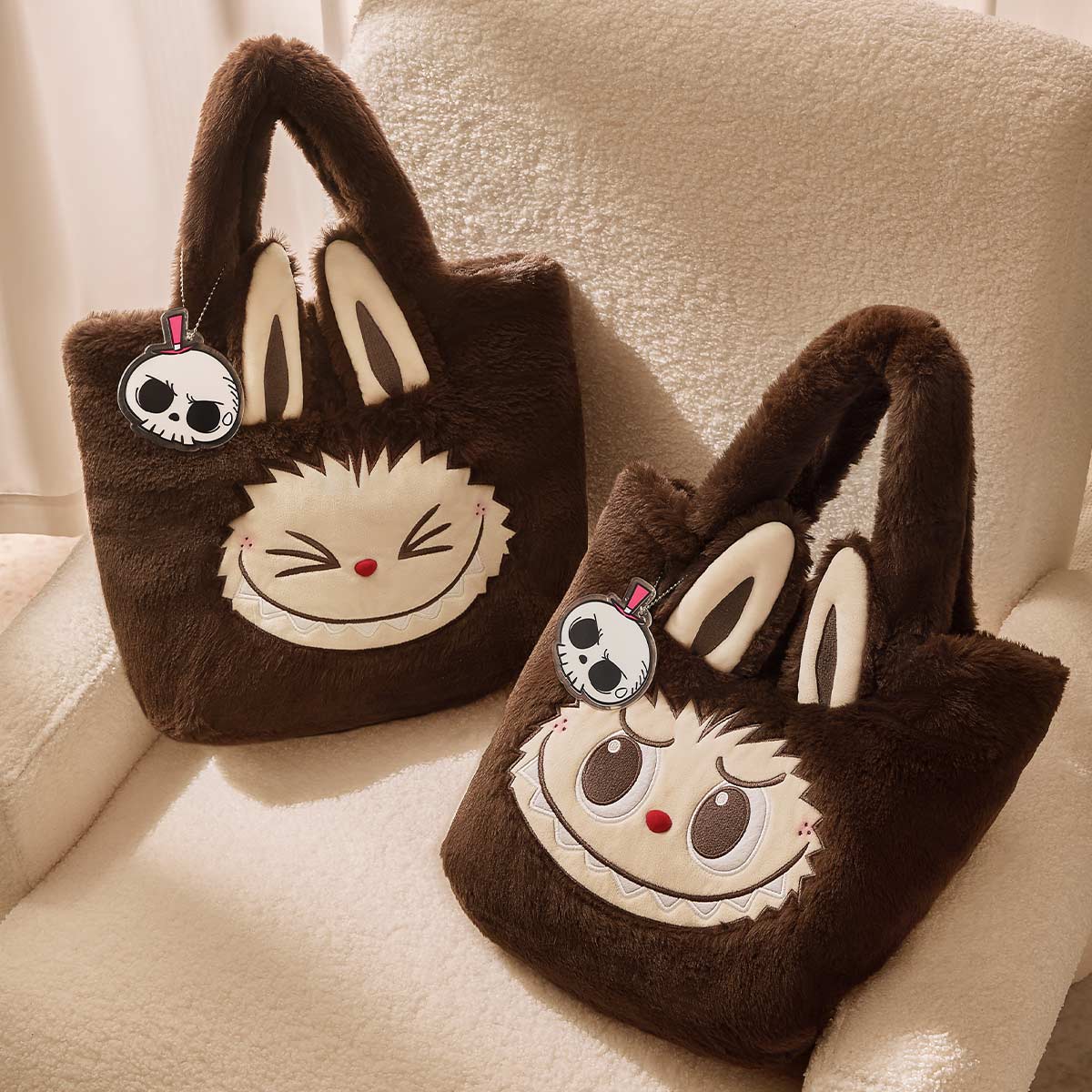 Classic Bag Series 包包經典系列-labubu Reversible Plush Bag 毛絨翻翻包