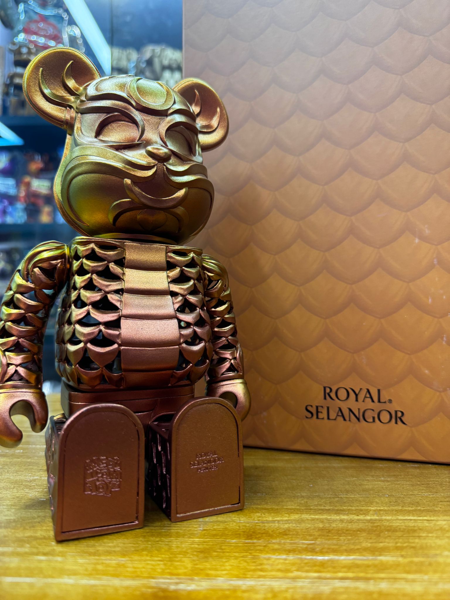 400% Be@rbrick Royal Selangor Earth Dragon