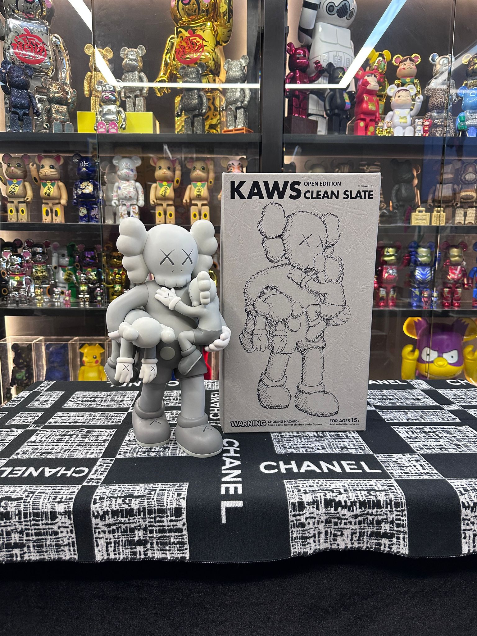 Kaws Clean Stale (Gray) 2018 – Madmaxtoys