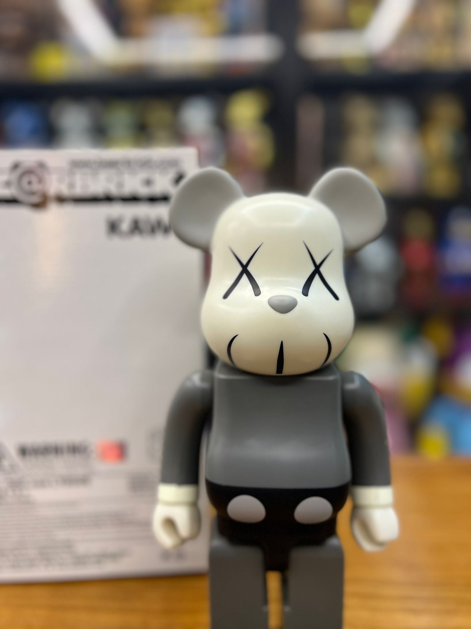 400% Be@rbrick Kaws 2002 (Grey)