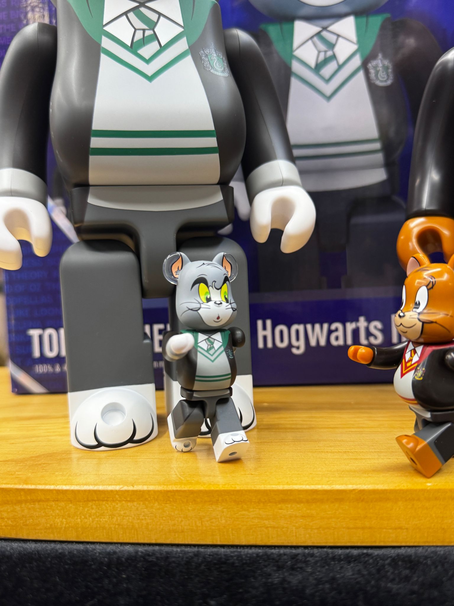 Set of 2pcs 100% & 400% Be@rbrick Tom & Jerry in Hogwarts House Robes