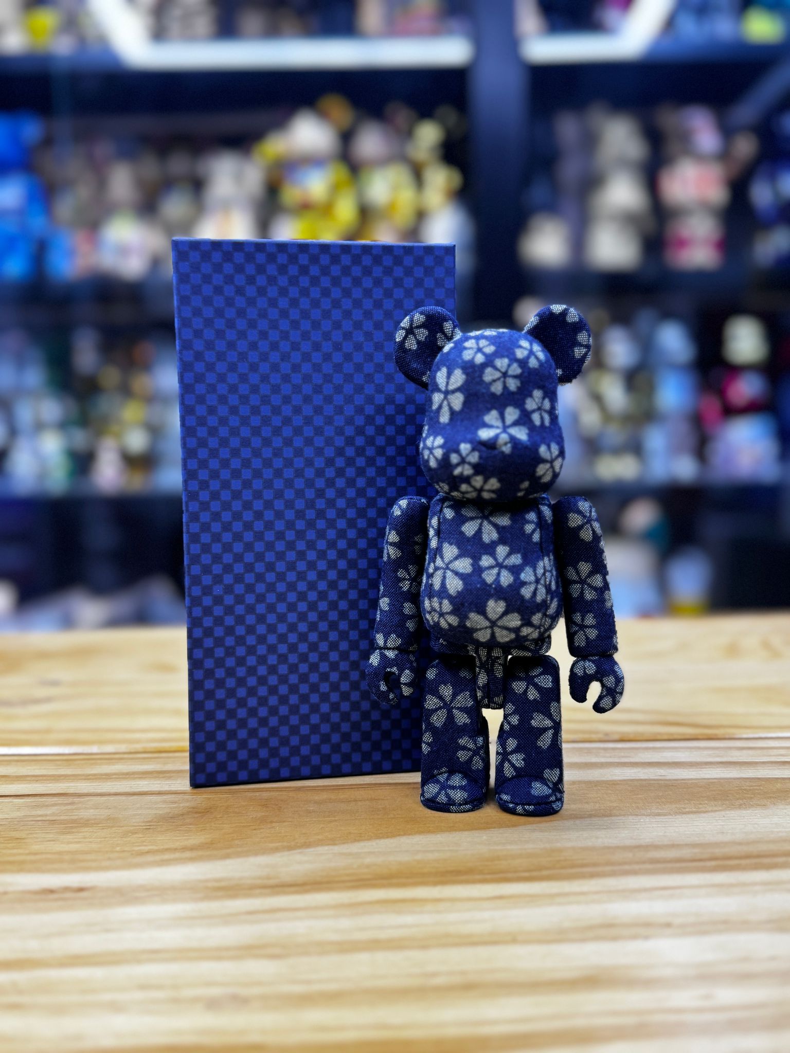 200% 木目込みBE@RBRICK 藍染めさくら