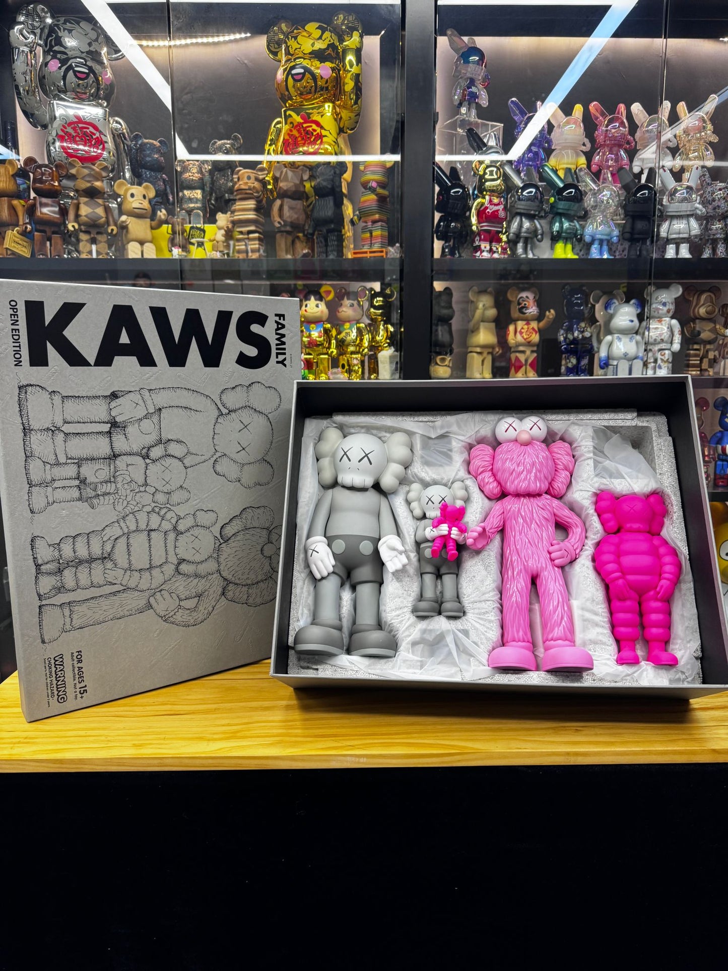 Kaws Family (Pink)
