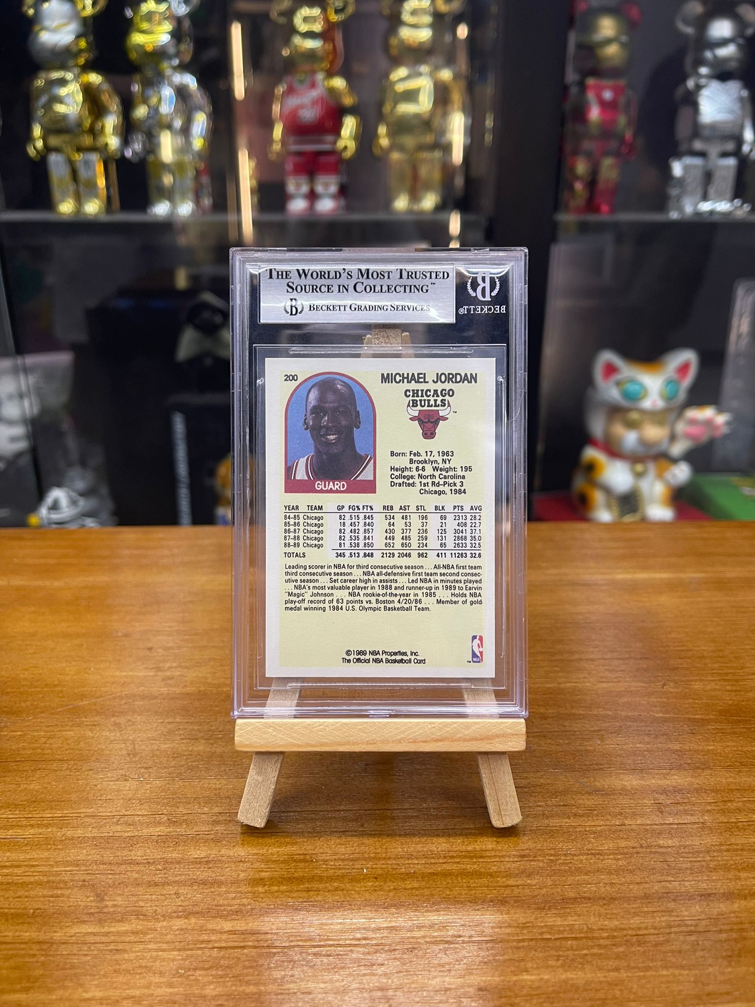 BGS 9 1989-90 HOOPS #200 MICHAEL JORDAN