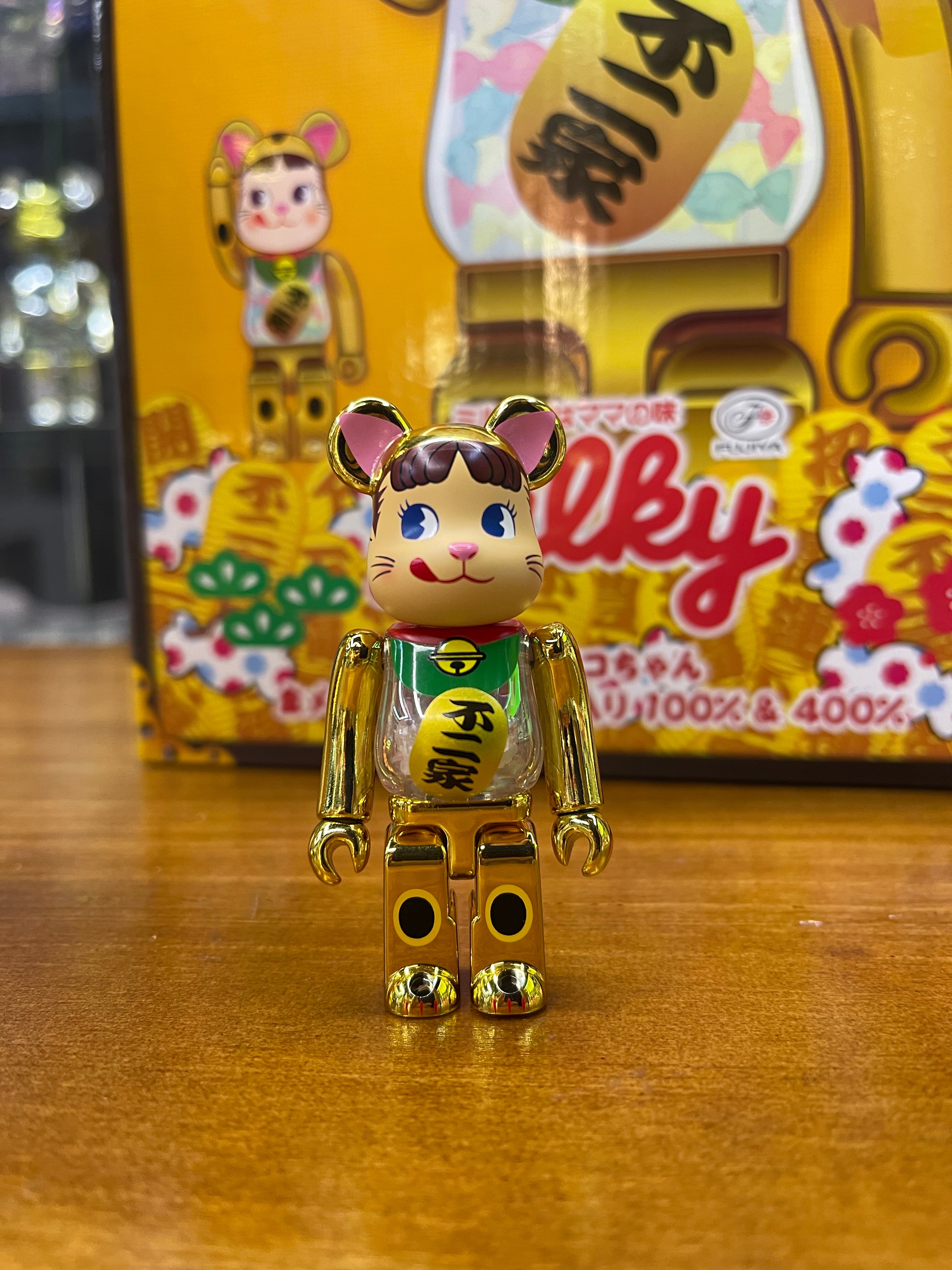 100％ & 400％ BE@RBRICK 招き猫 ペコちゃん 金メッキ 蓄光ミルキー入り