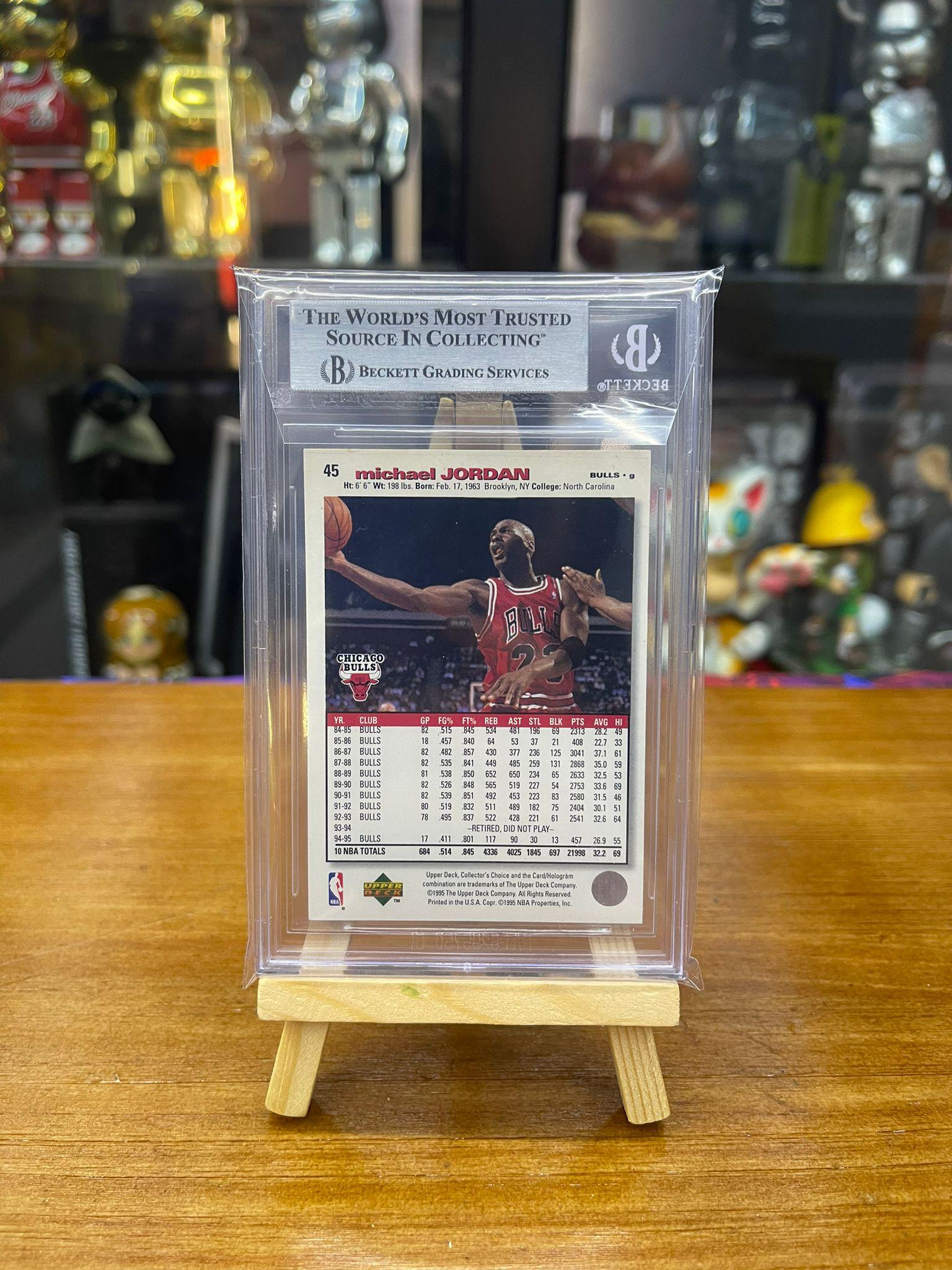 BGS 7 1995-96 COLLECTOR'S CHOICE #45 MICHAEL JORDAN