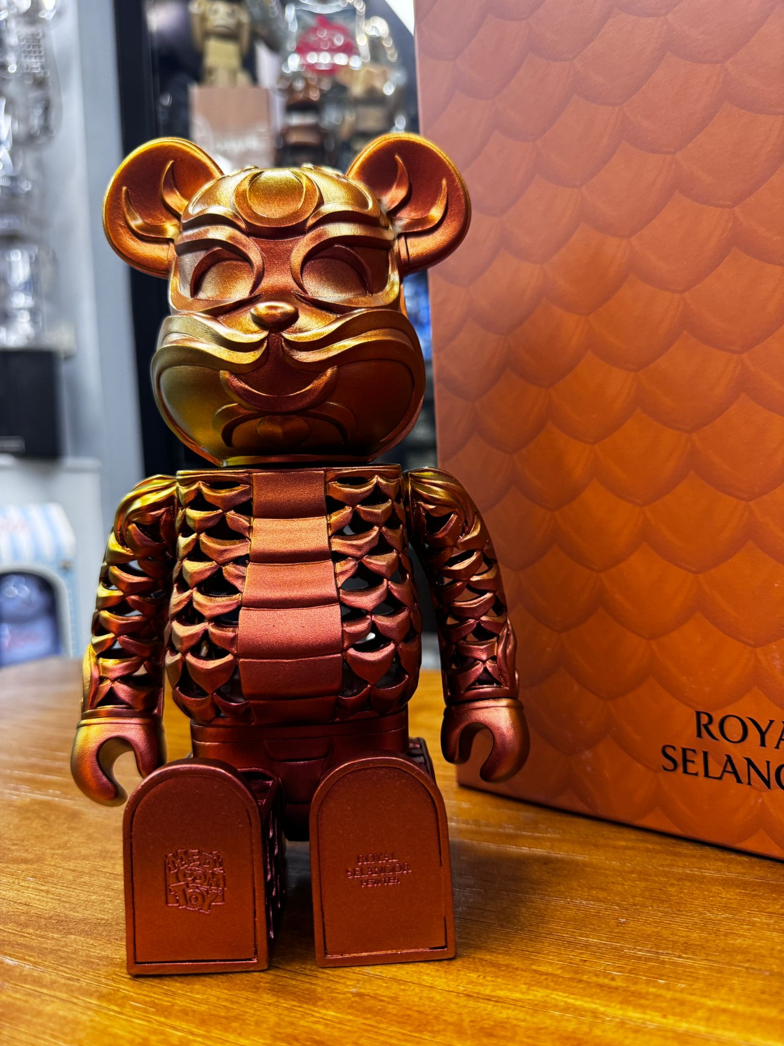 400% Be@rbrick Royal Selangor Earth Dragon