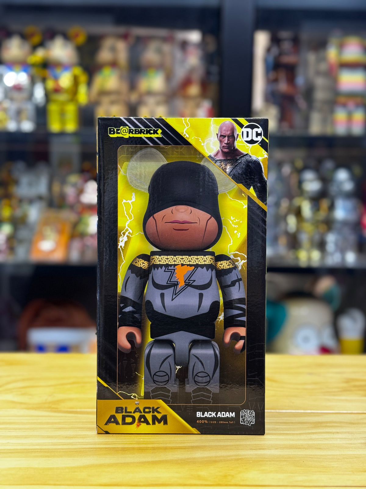400% BE@RBRICK BLACK ADAM – Madmaxtoys