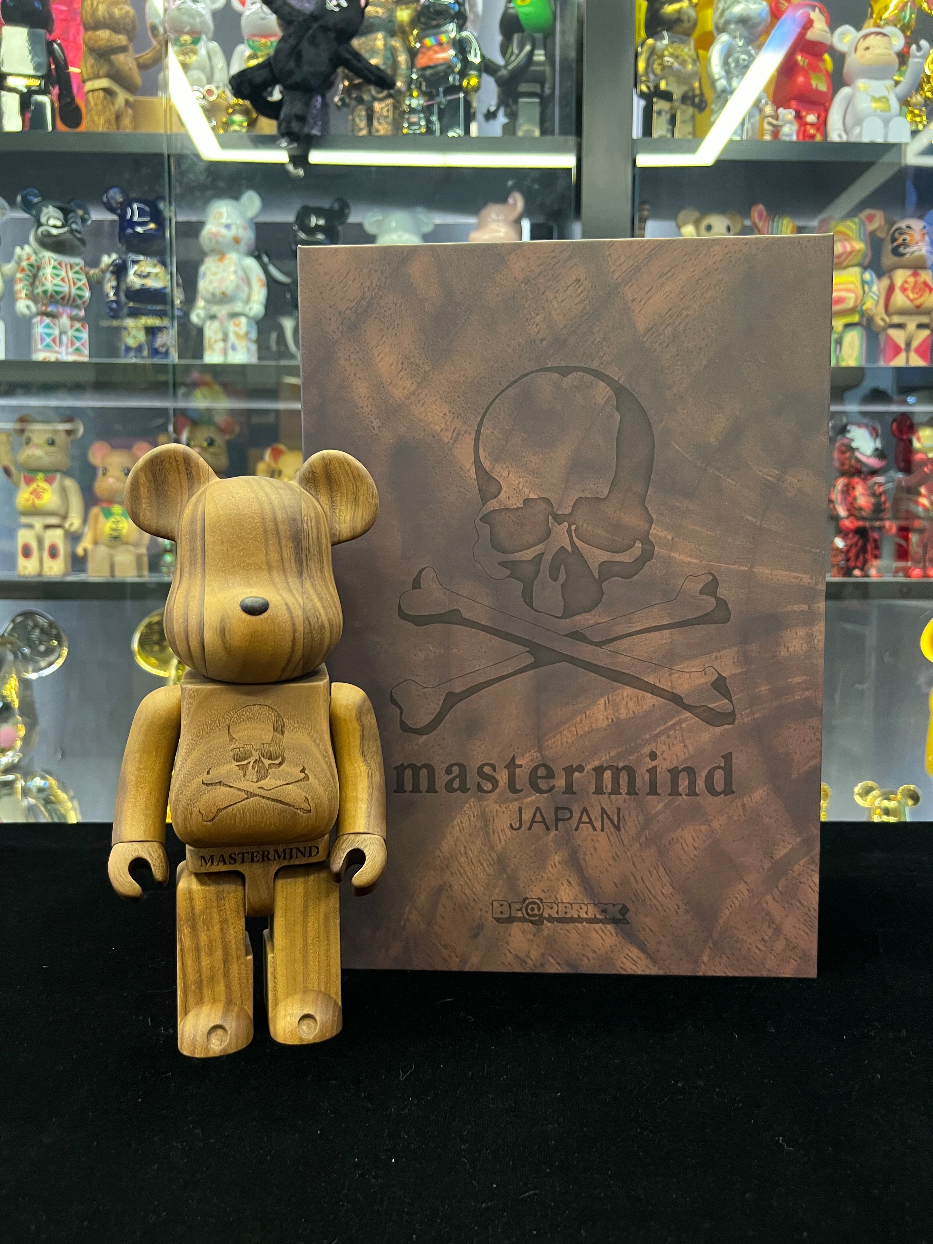 400% Be@rbrick Karmoku Mastermind Japan Walnut Moku – Madmaxtoys