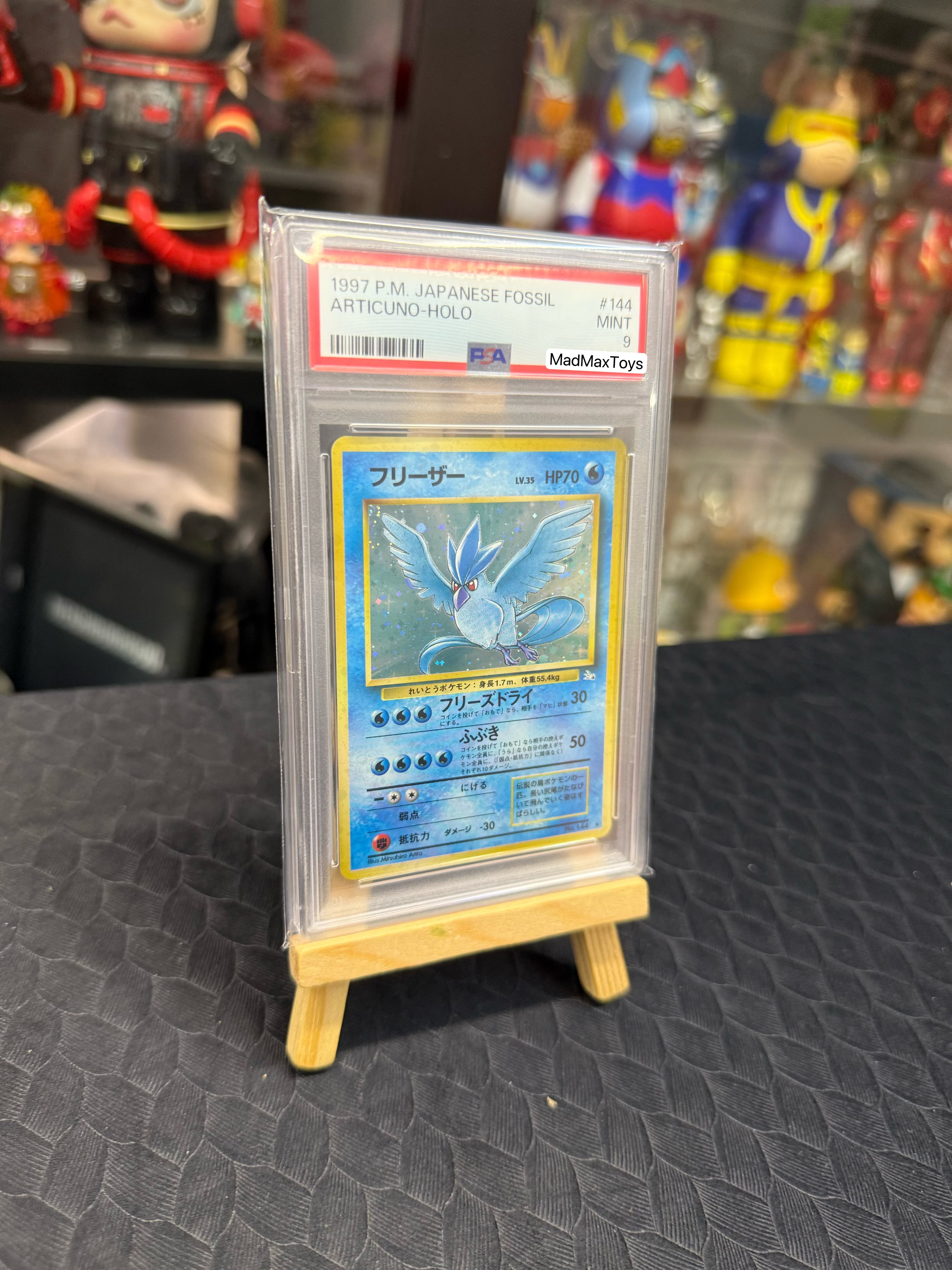 PSA 9 1997 Pokemon Card No.144