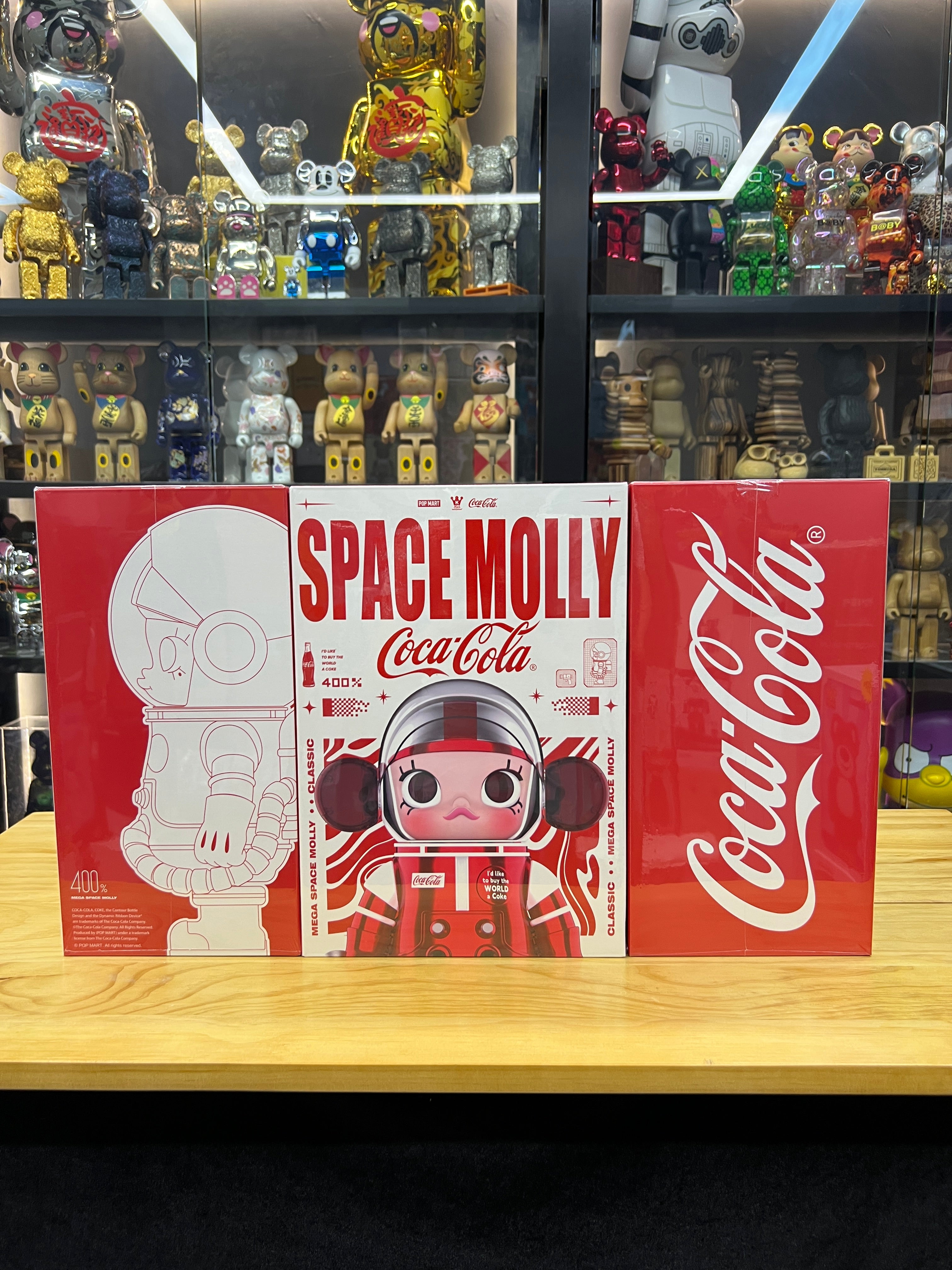 400% Mega Space Molly Coca Cola – Madmaxtoys