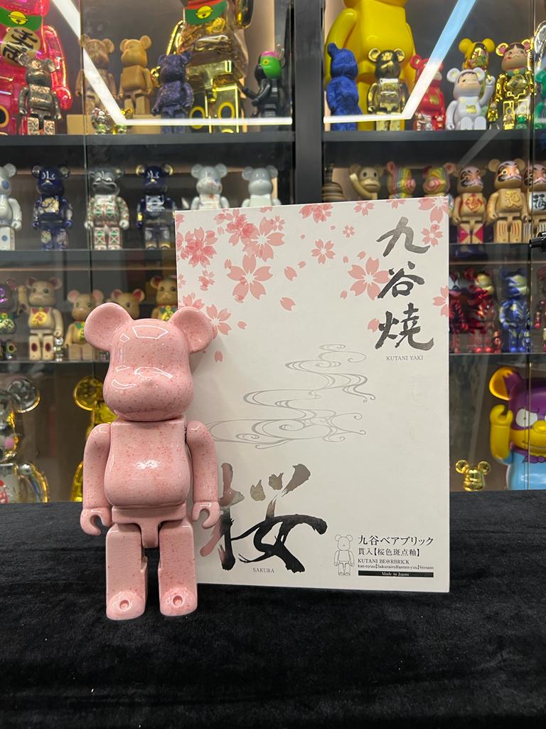 400% Be@rbrick 九谷燒 (櫻花) Kutani Yaki Kan-nyuu SakurairoHanten-yuu Ver.