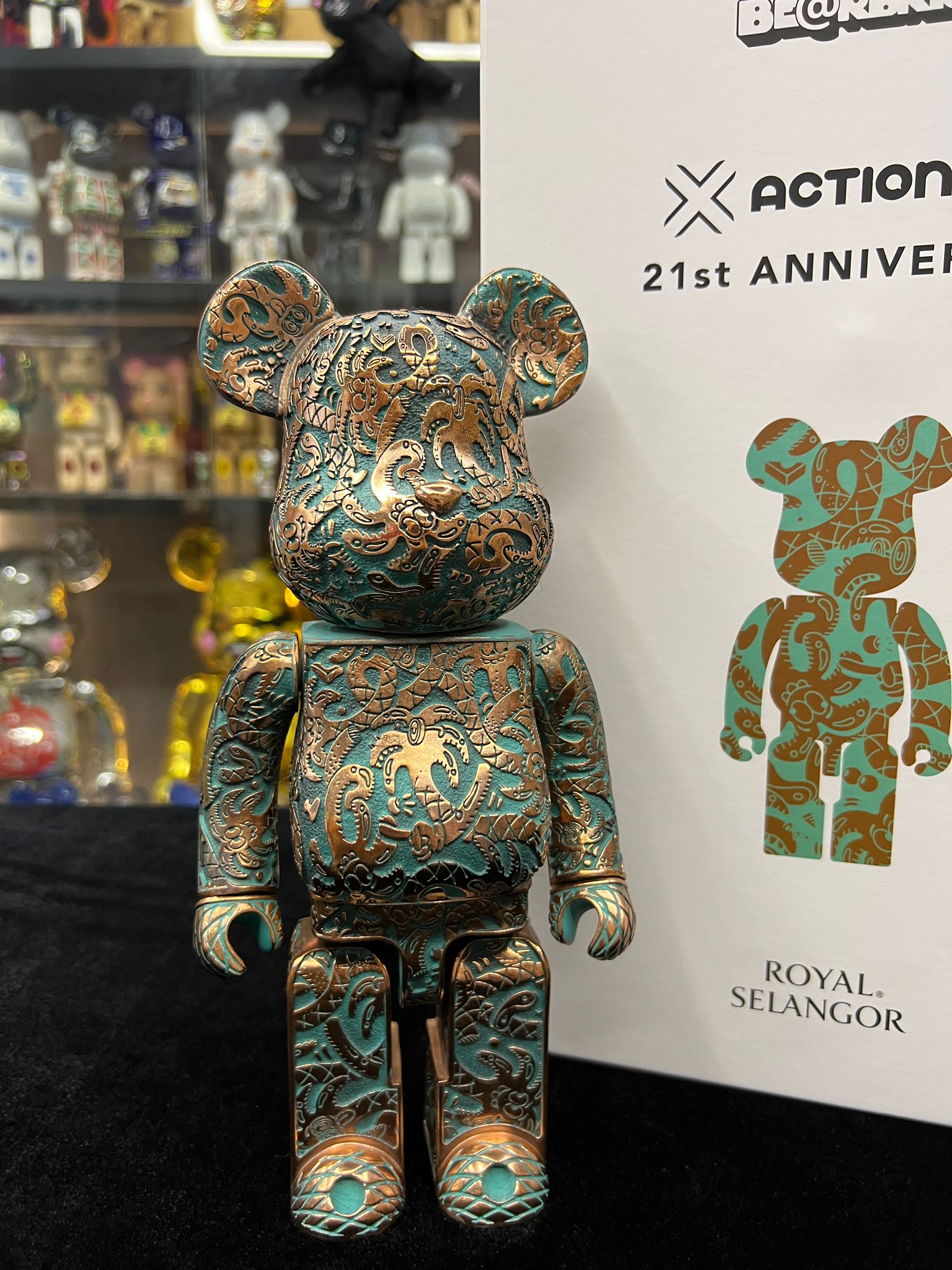 400% Be@rbrick Royal Selangor x Steven Harrington (Copper Green Patina)