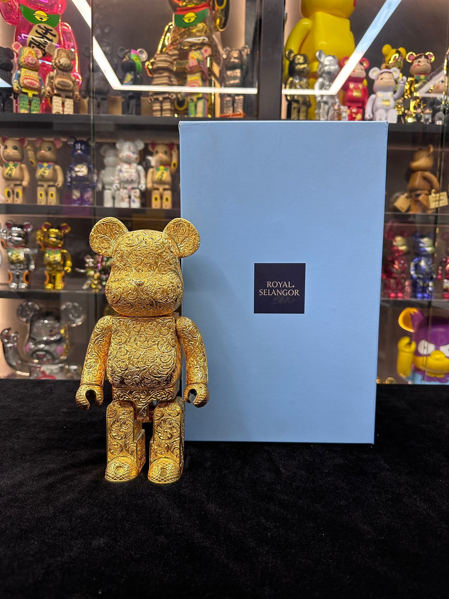 400% Be@rbrick Royal Selangor Arabesque Golden