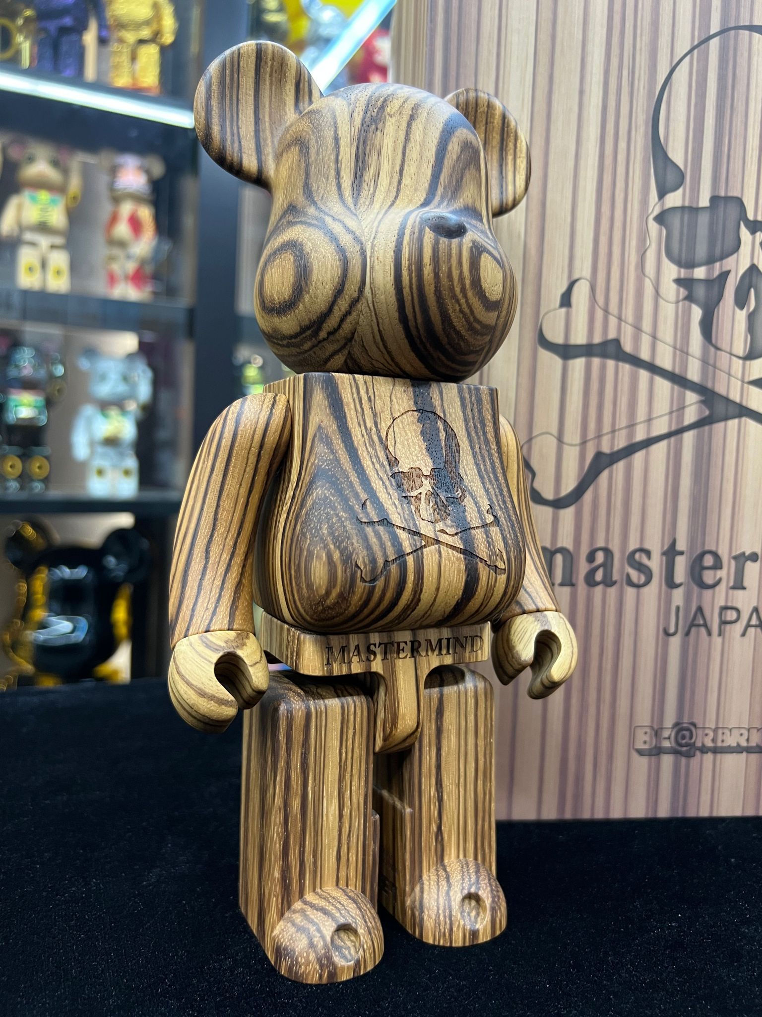 400% Be@rbrick x Mastermind Japan Karimoku Zebra Wood 二代– Madmaxtoys