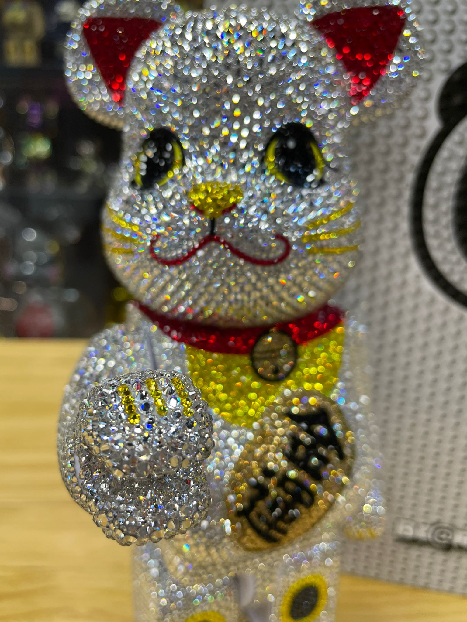 400％ CRYSTAL DECORATE BE@RBRICK 招き猫 金運