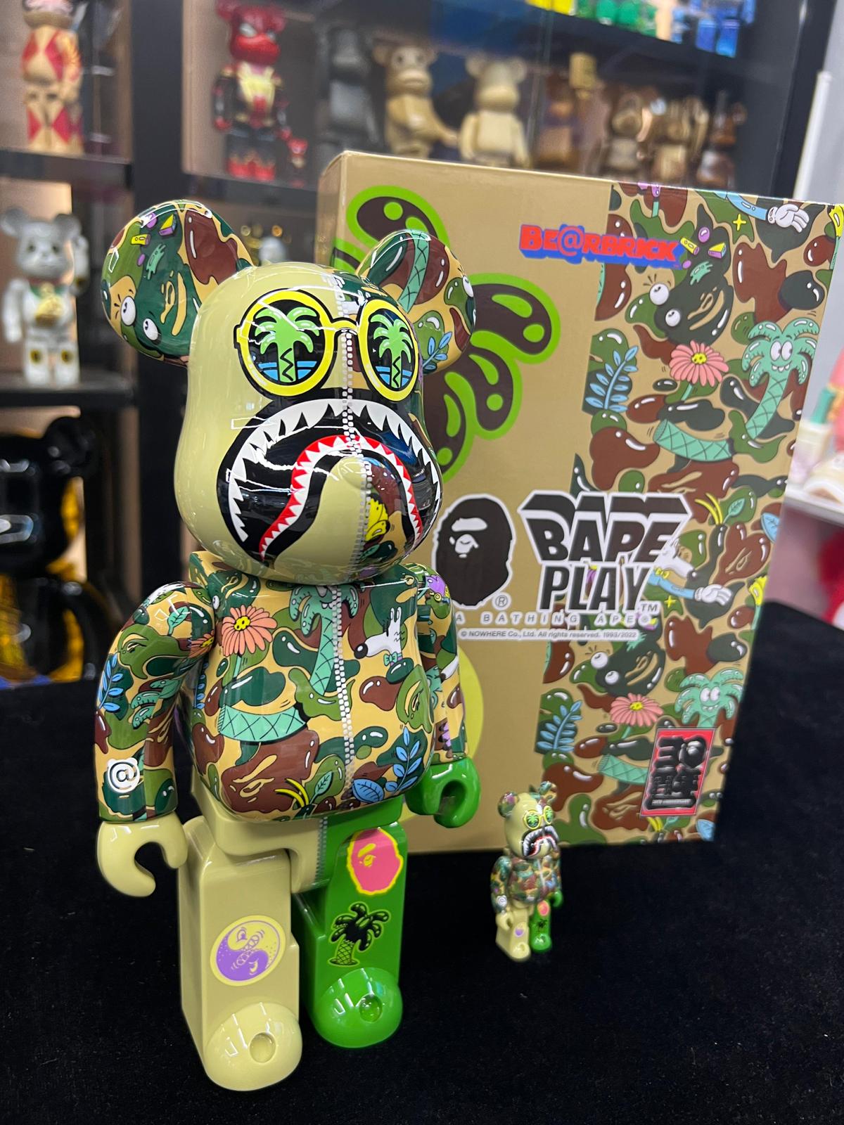 100% & 400% BE@RBRICK Steven Harrington X BAPE(R) SHARK (Green)