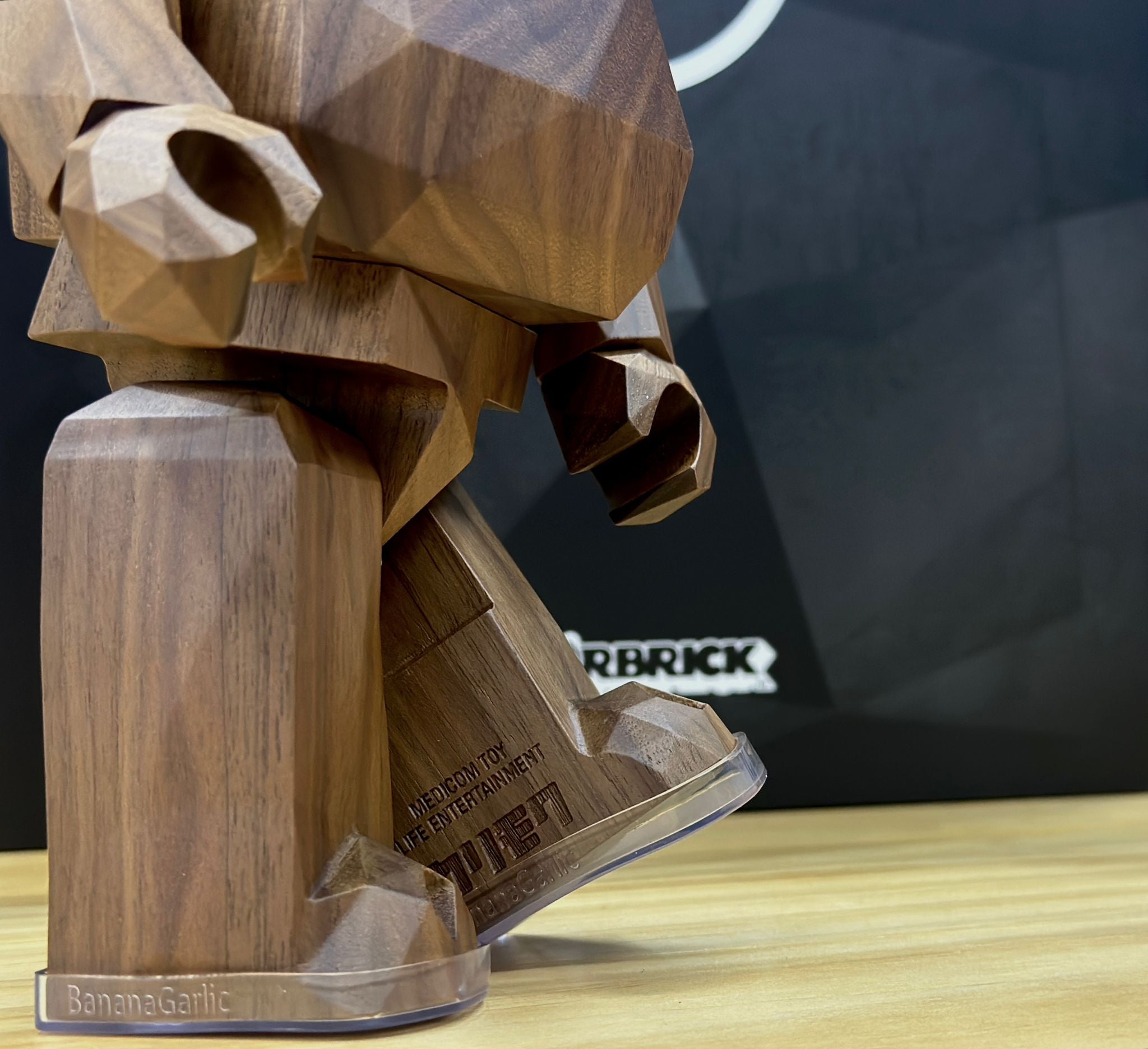 400% Be@rbrick Karimoku Fragment (Polygon) Brown