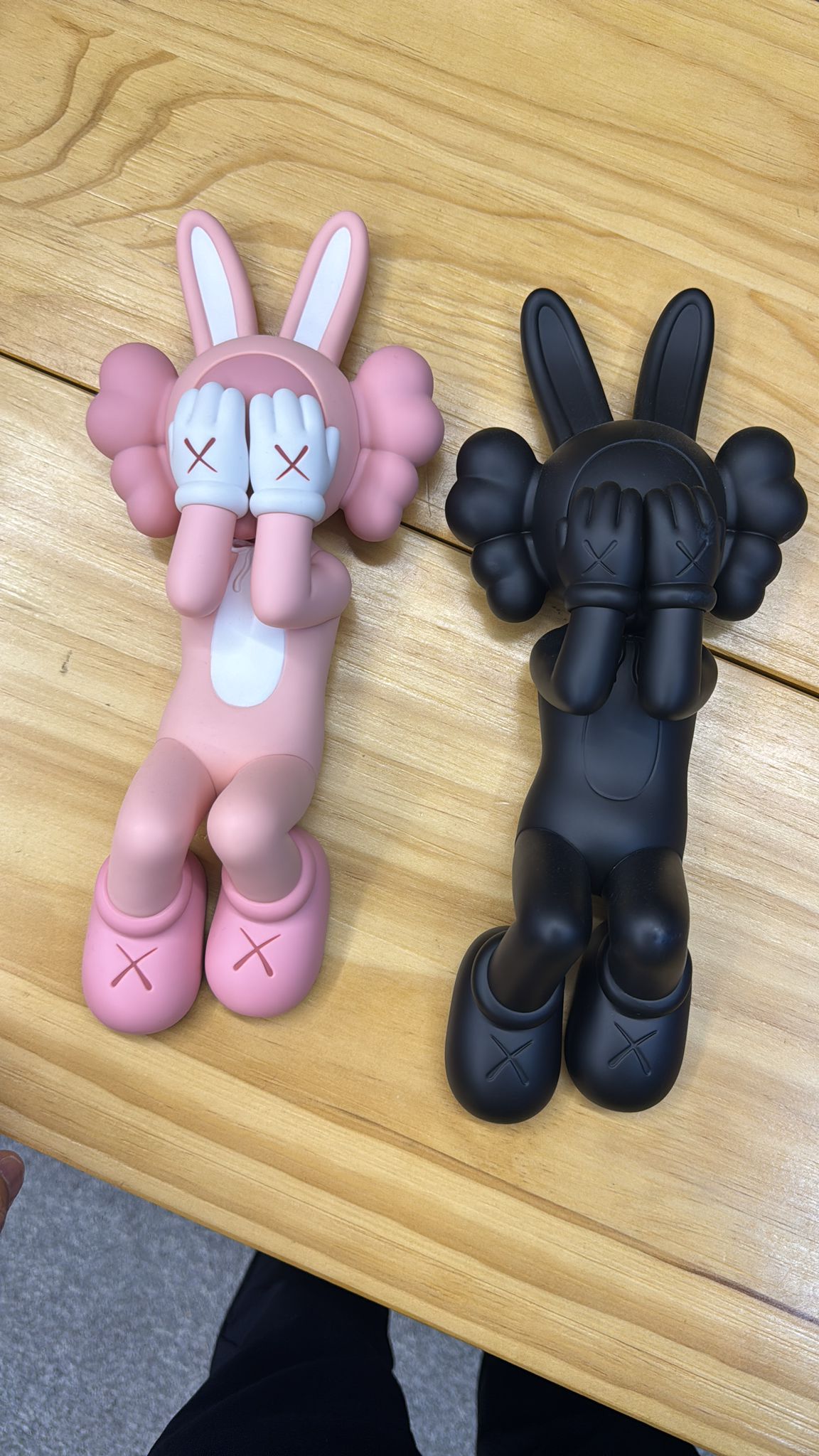 Set of 2 KAWS:HOLIDAY INDONESIA - Figure (Pink + Black)