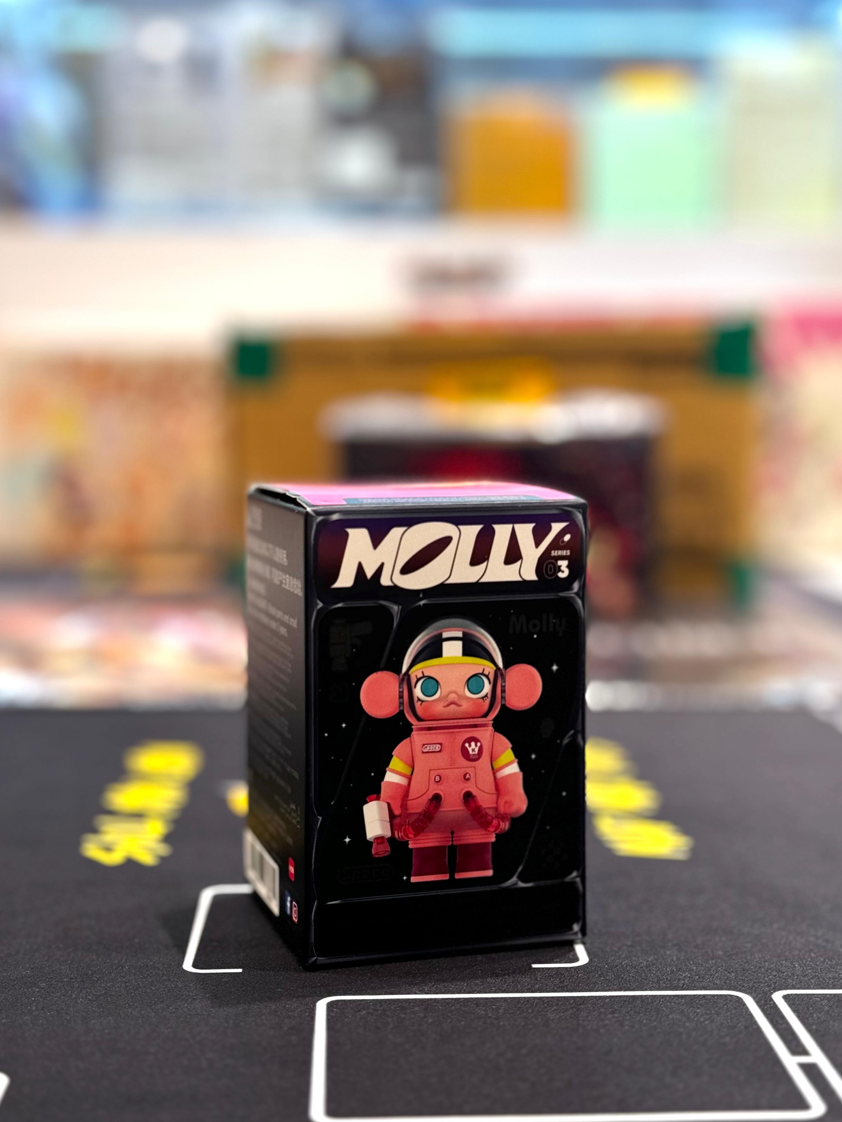 Mega Space Molly (Popmart) – Madmaxtoys