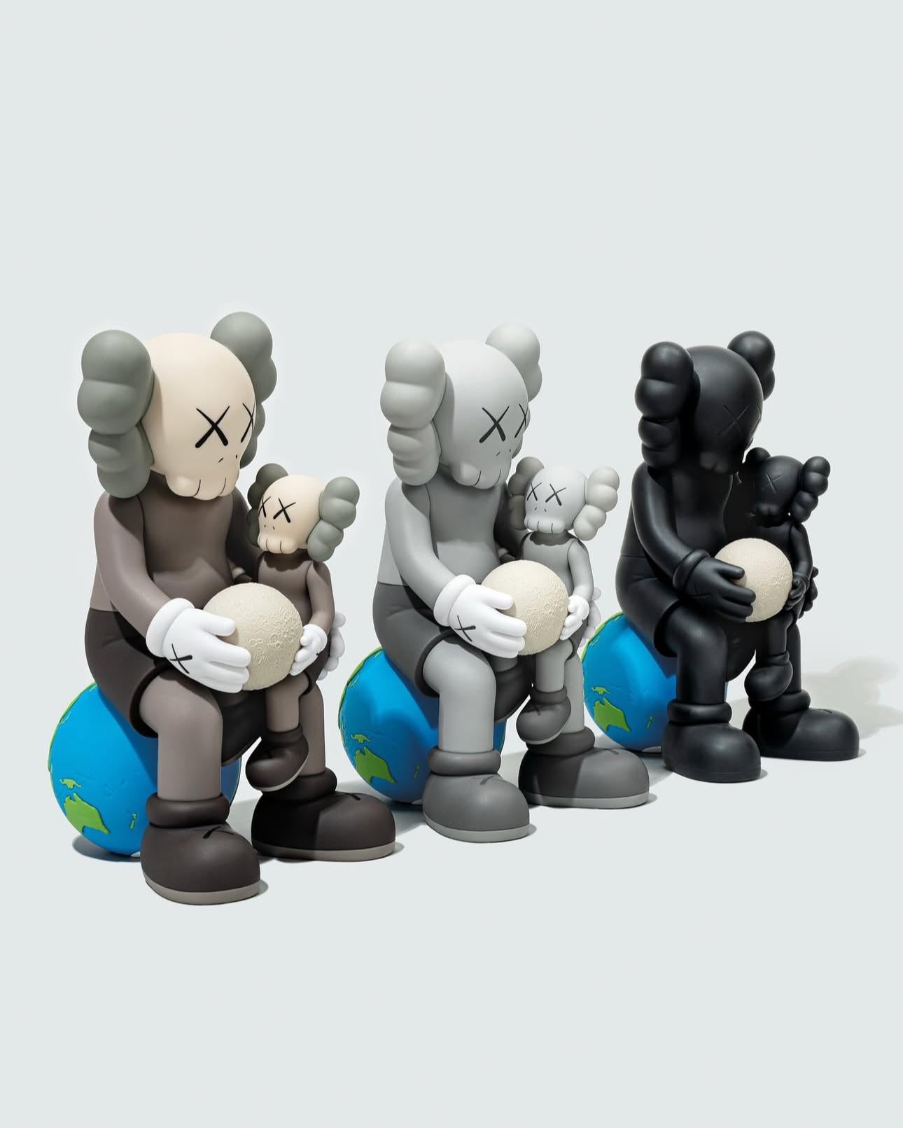 KAWS:HOLIDAY THAILAND