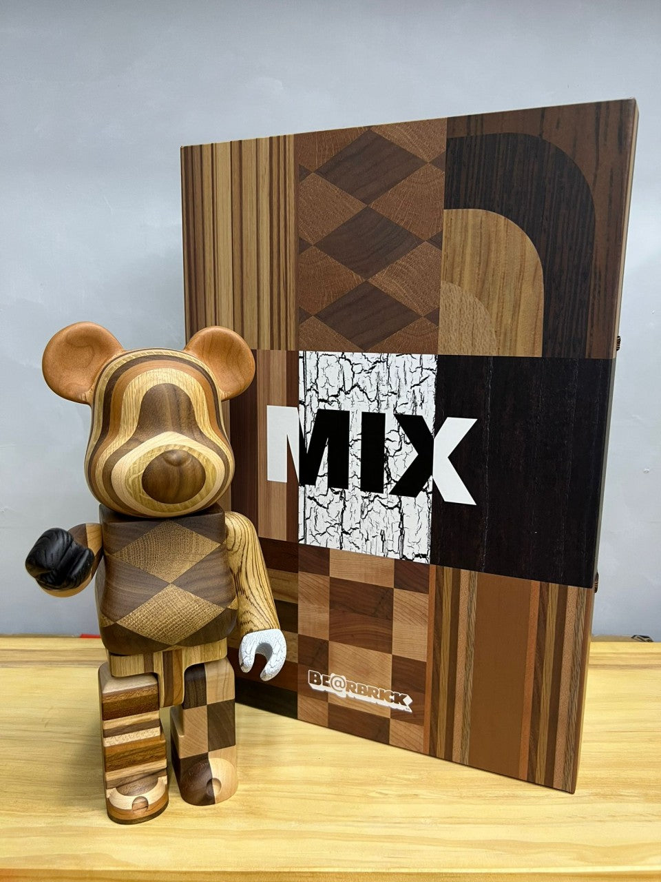 400% Be@rbrick Karimoku カリモクMIX (木) – Madmaxtoys