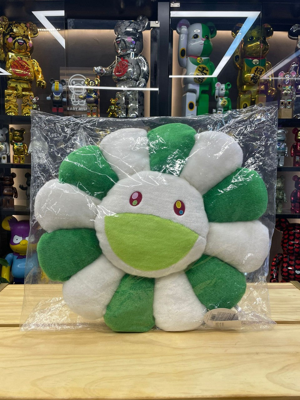 60cm Flower cushion (Green & White)