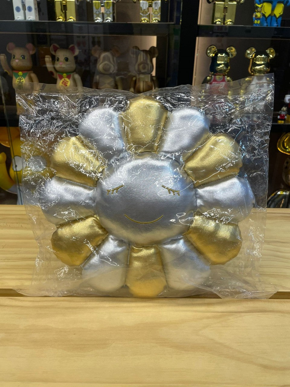 30cm Flower Cushion (Gold & Silver)