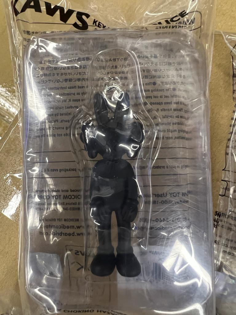 Kaws Accomplice Key Holder (兔耳）