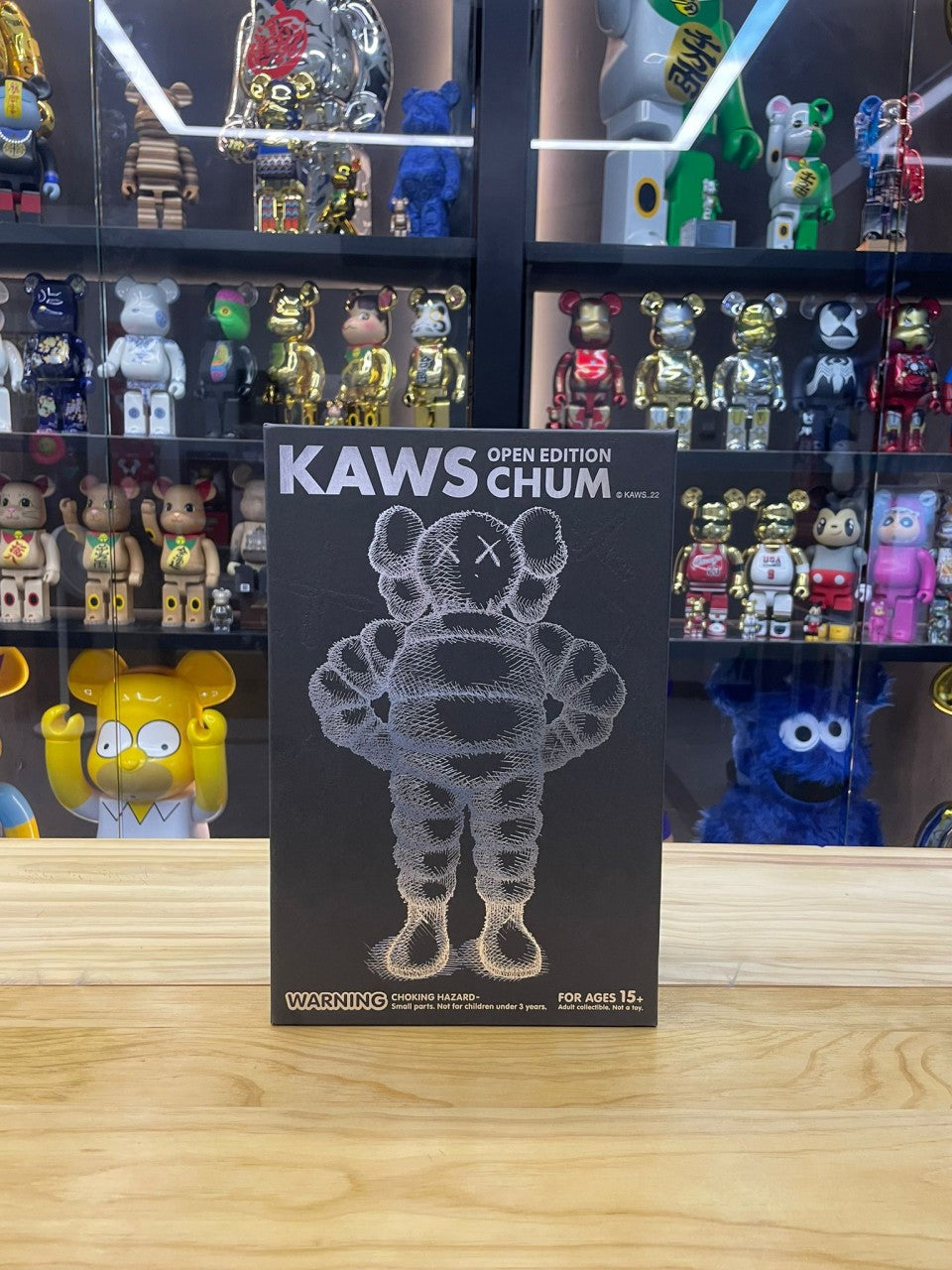 Kaws Chum Black Open Edition © KAWS..22 – Madmaxtoys