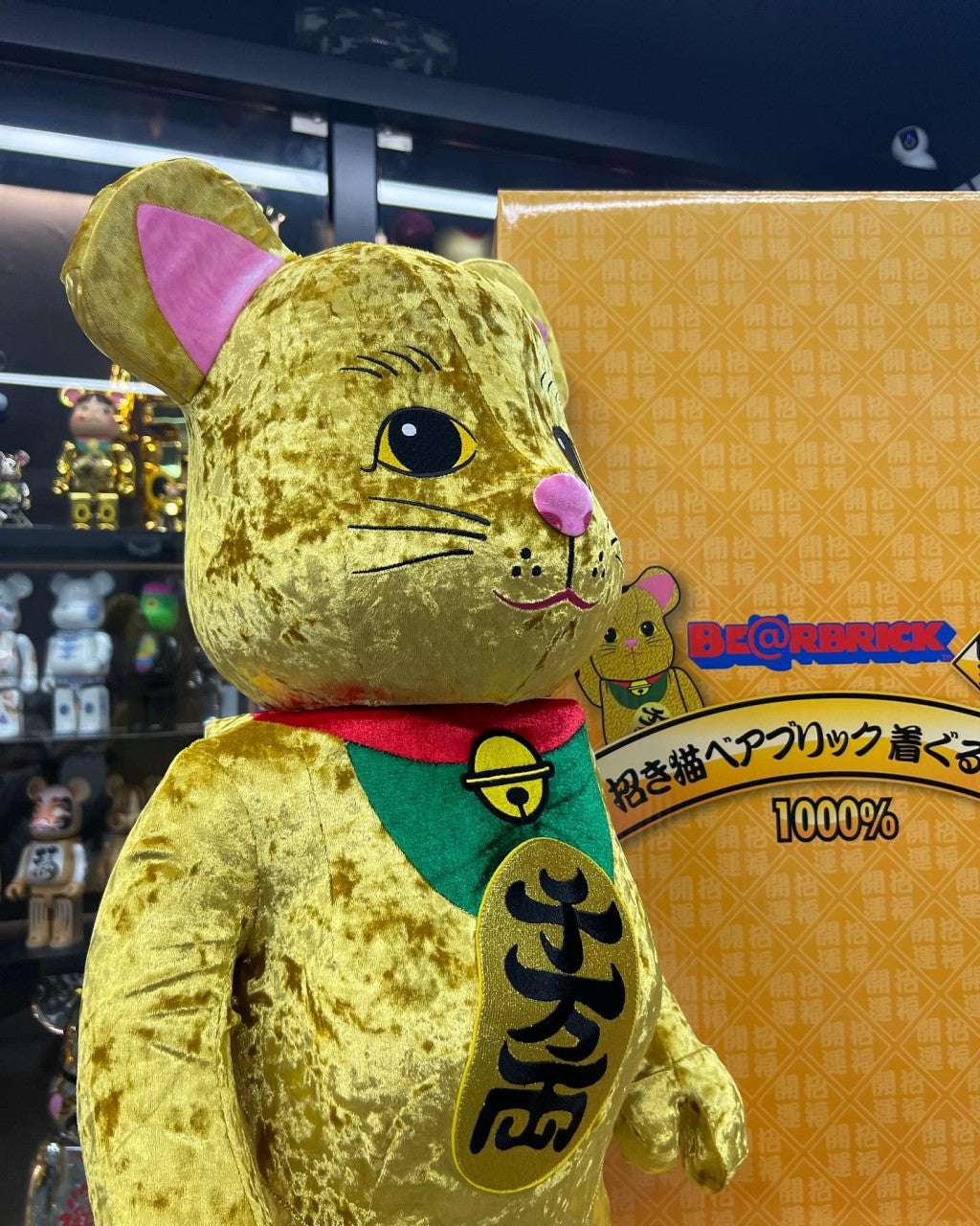 1000% Be@rbrick 招き猫 金 着ぐるみ版 毛毛金色 招財貓