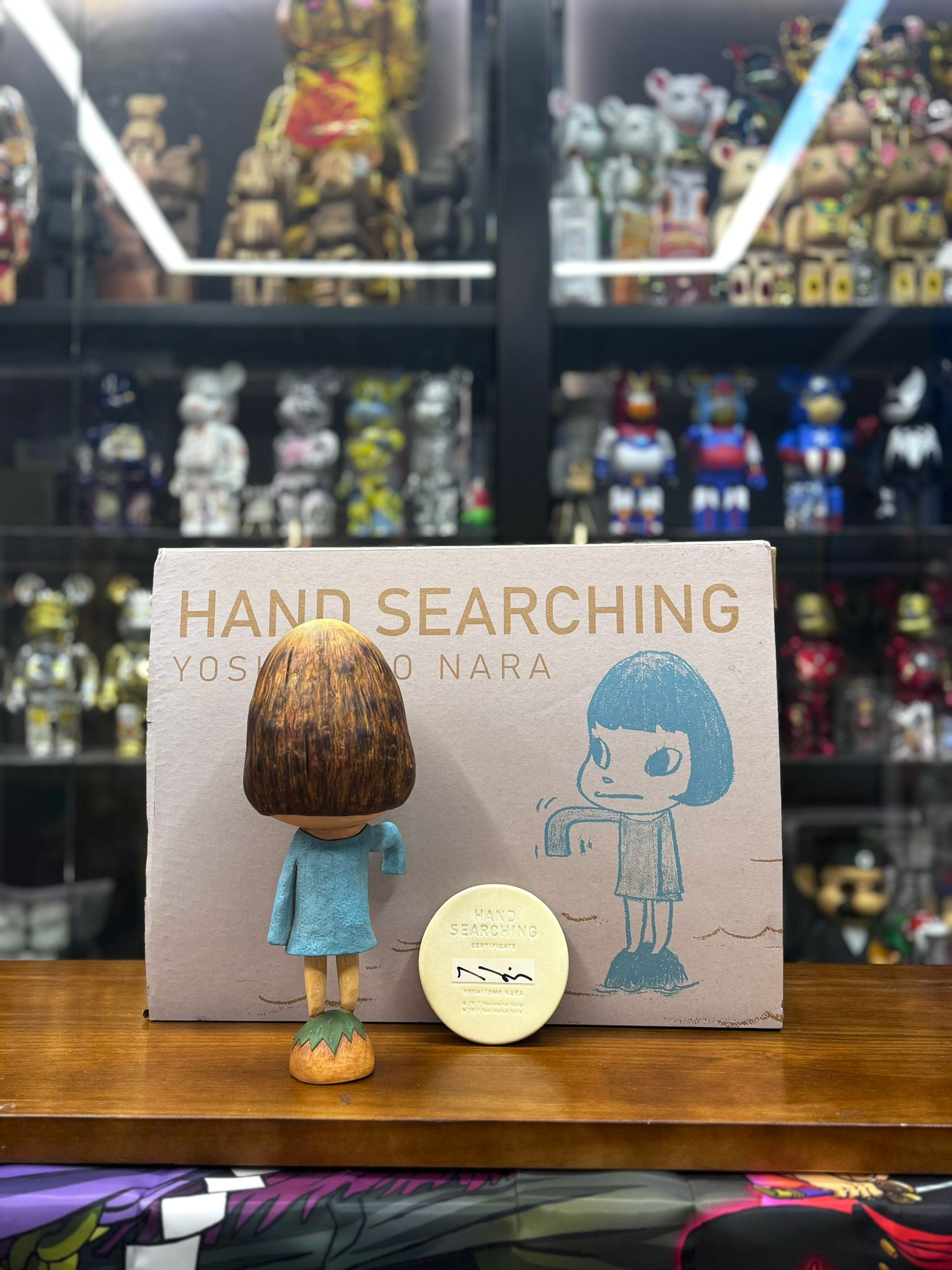 Yoshitomo Nara Hand Searching