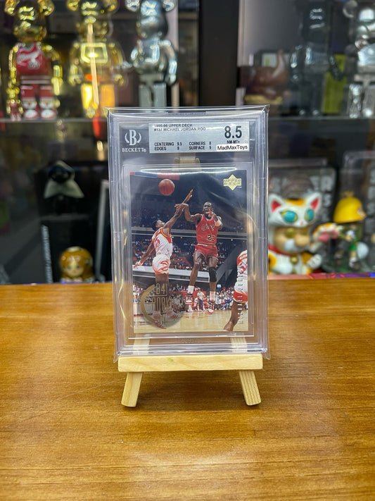 BGS 8.5 1995-96 UPPER DECK #137 MICHAEL JORDAN ROO