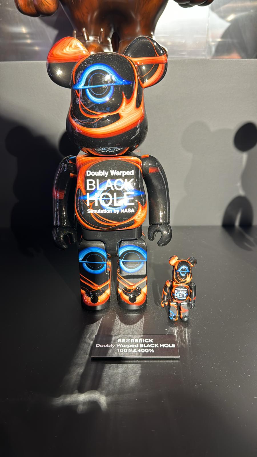 100% & 400% Be@rbrick Doubly Warped BLACK HOLE