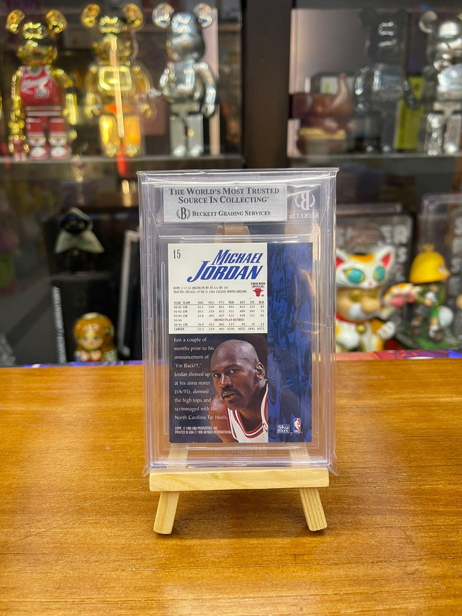 BGS 5 1995-96 SKYBOX PREMIUM #15 MICHAEL JORDAN