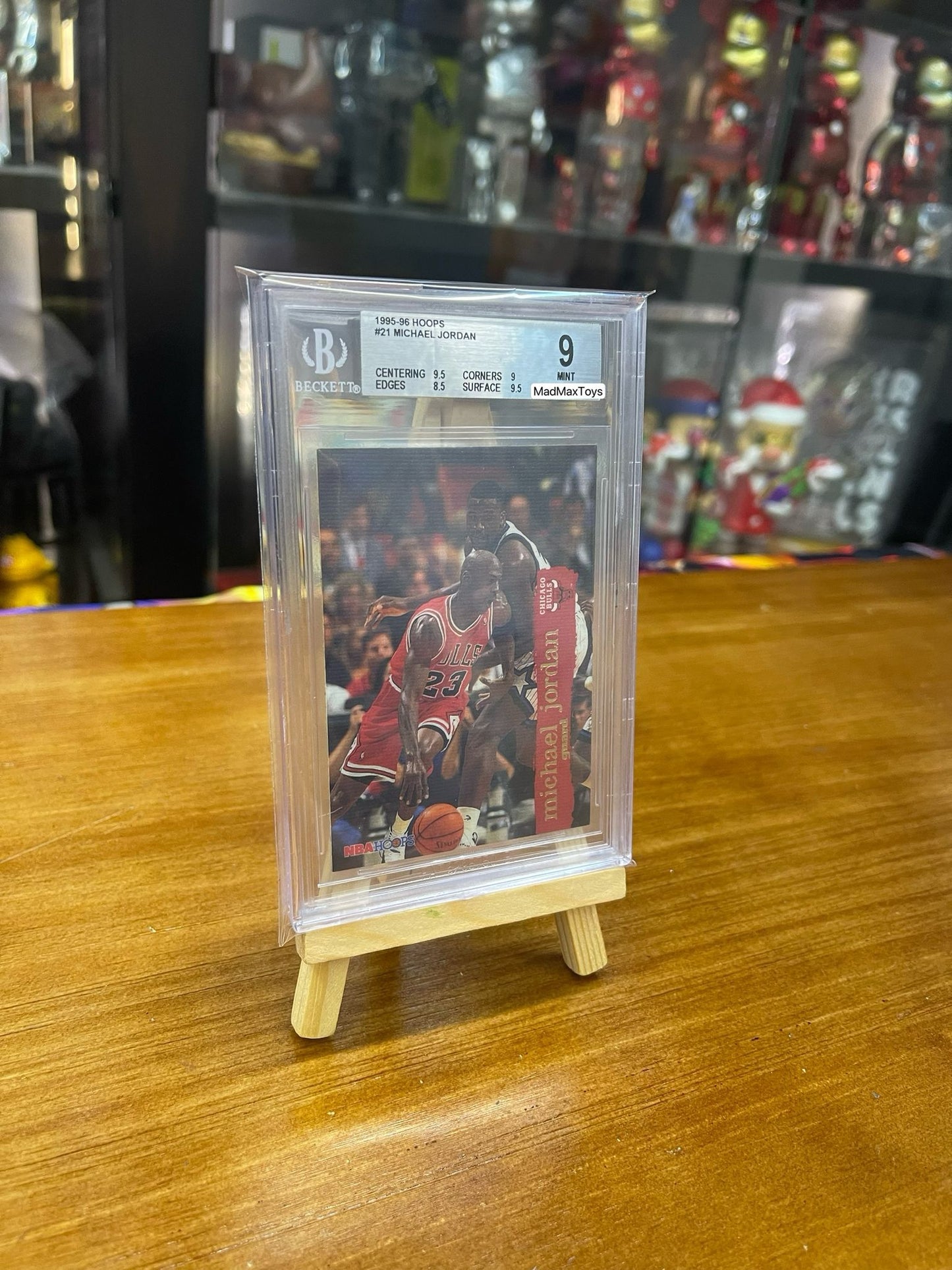 BGS 9 1995 Skybox NBA Hoops Michael Jordan Card #21