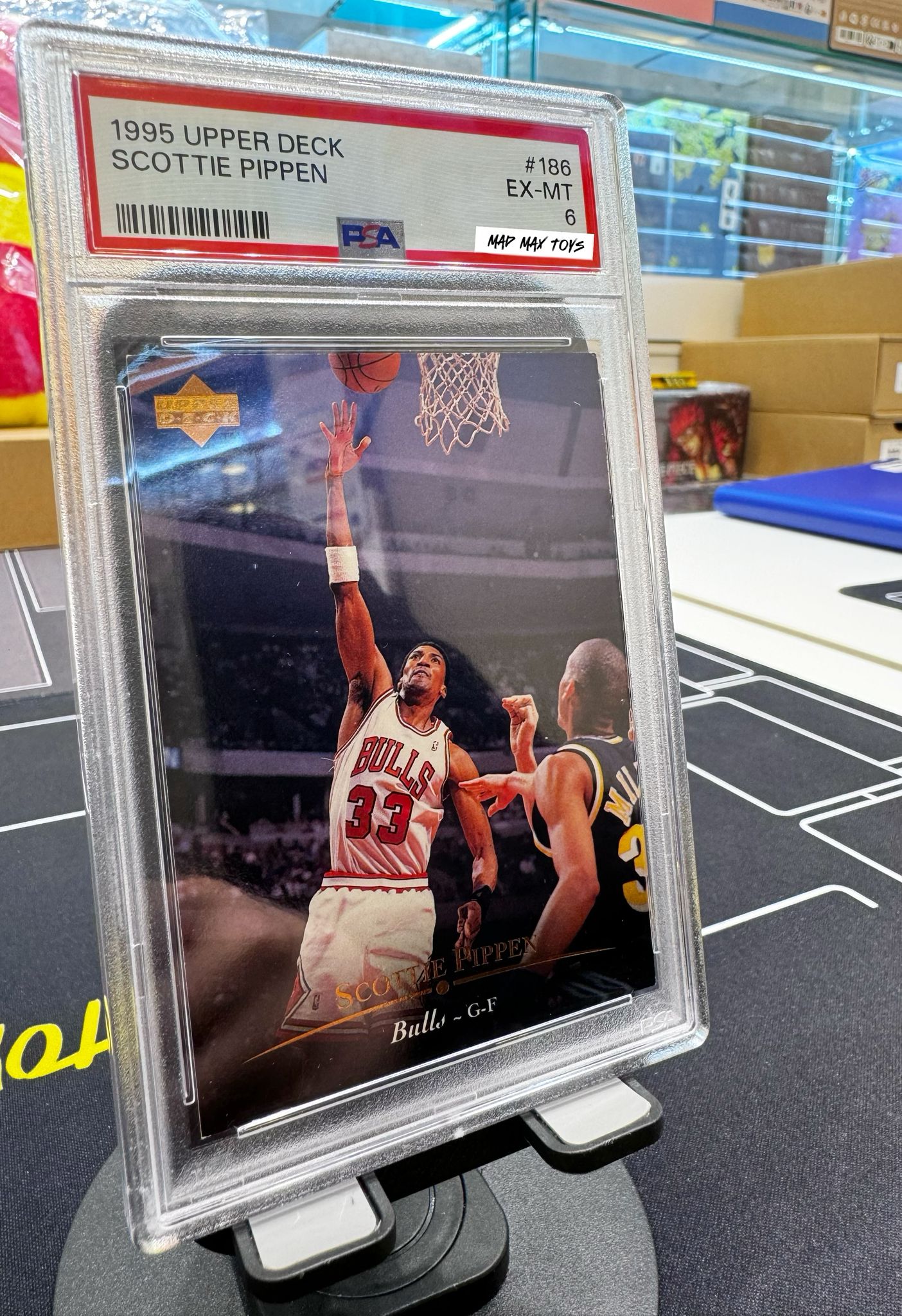 PSA 6 1995-96 Upper Deck Electric Court Bulls Basketball Card #186 Scottie Pippen