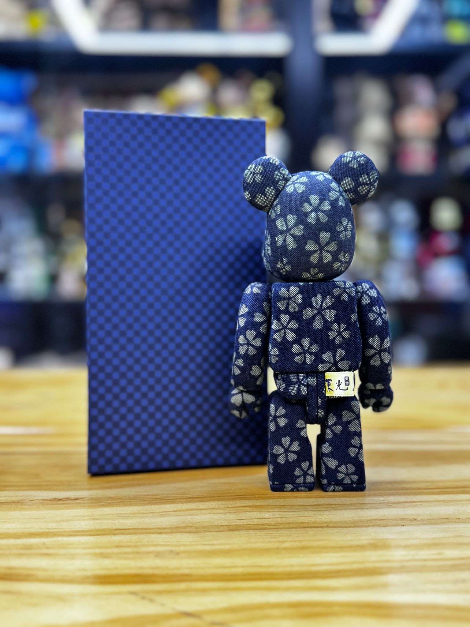 200% 木目込みBE@RBRICK 藍染めさくら