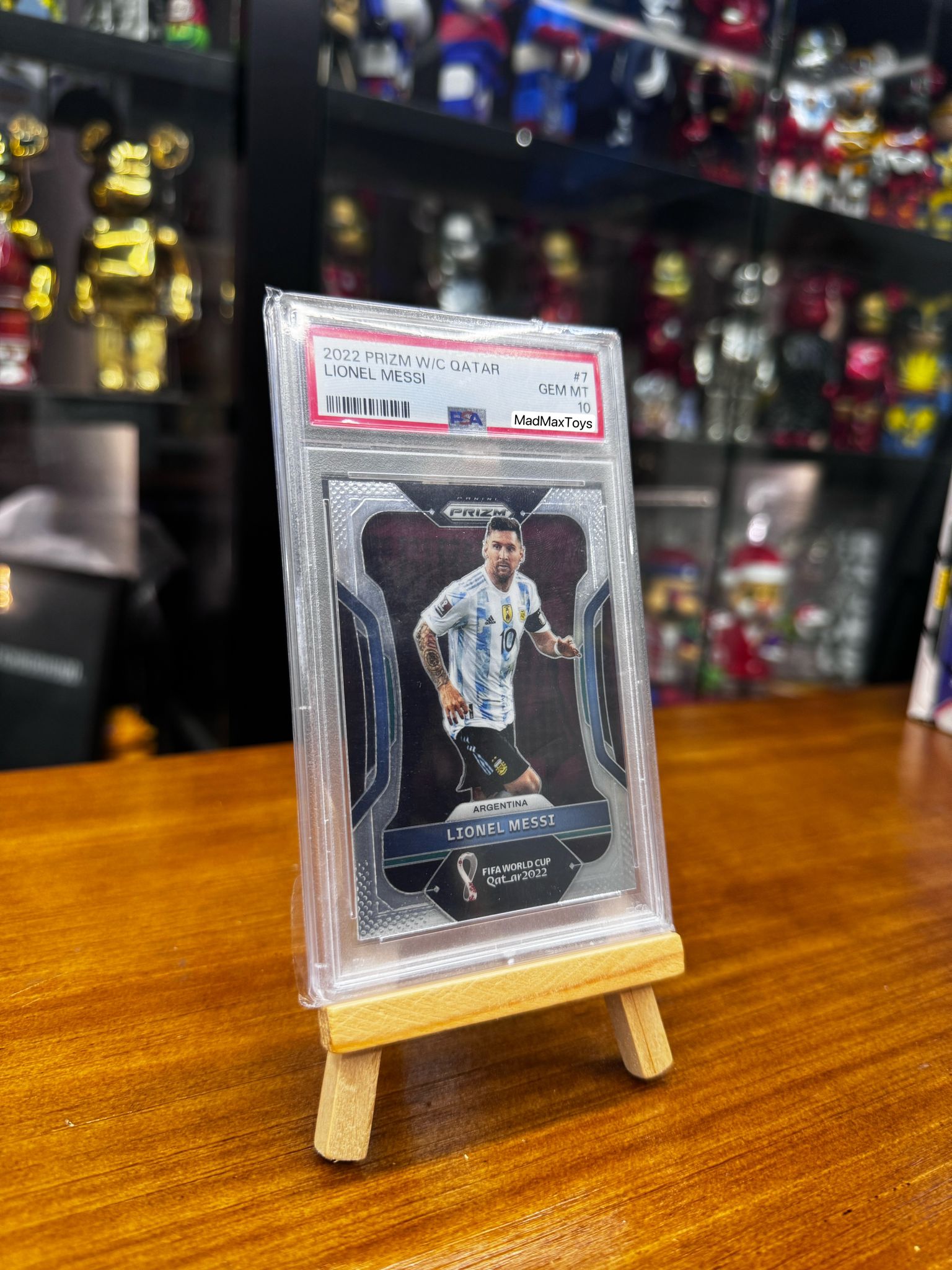 PSA 10 2022 PRIZM W/C QATAR LIONEL MESSI