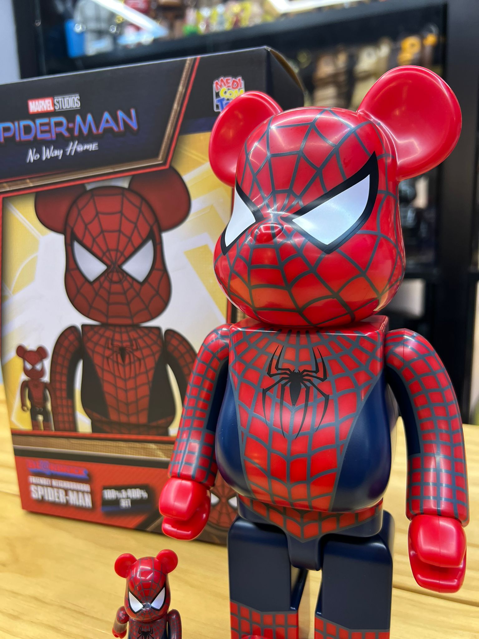 100％ & 400％ BE@RBRICK FRIENDLY NEIGHBORHOOD SPIDER-MAN