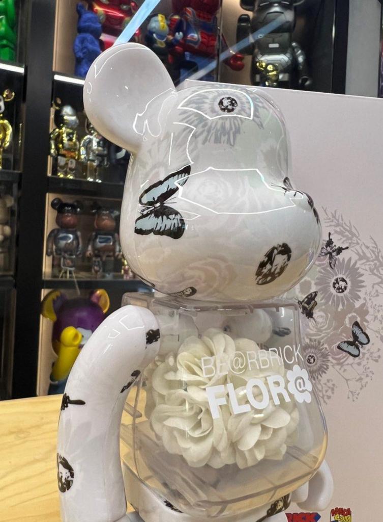 400% BE@RBRICK FLOR@ #2 White – Madmaxtoys