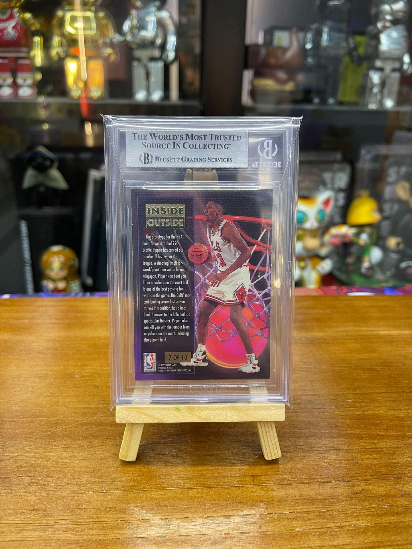 BGS 9 1993-94 ULTRA INSIDE/OUTSIDE #7 SCOTTIE PIPPEN