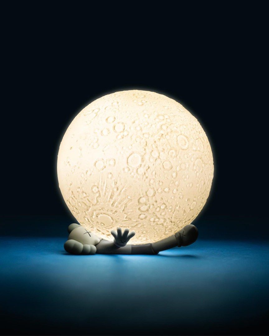 KAWS:HOLIDAY  Big Moon