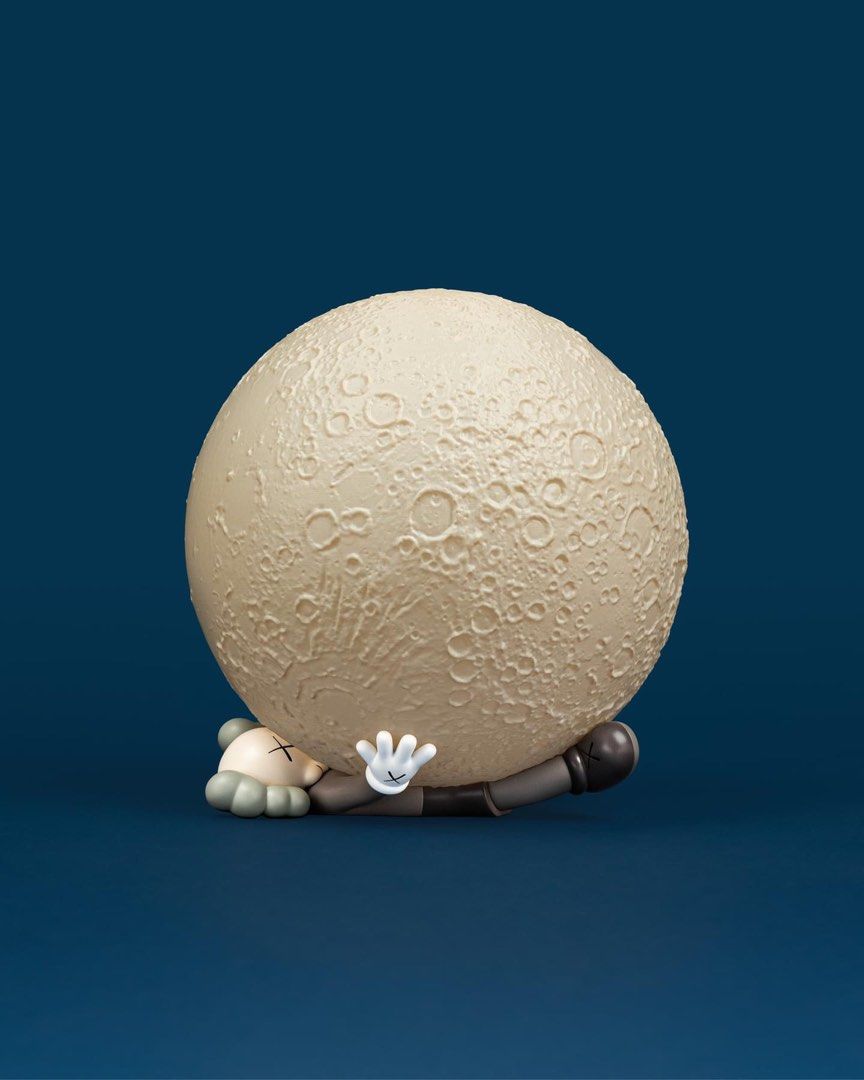 KAWS:HOLIDAY  Big Moon