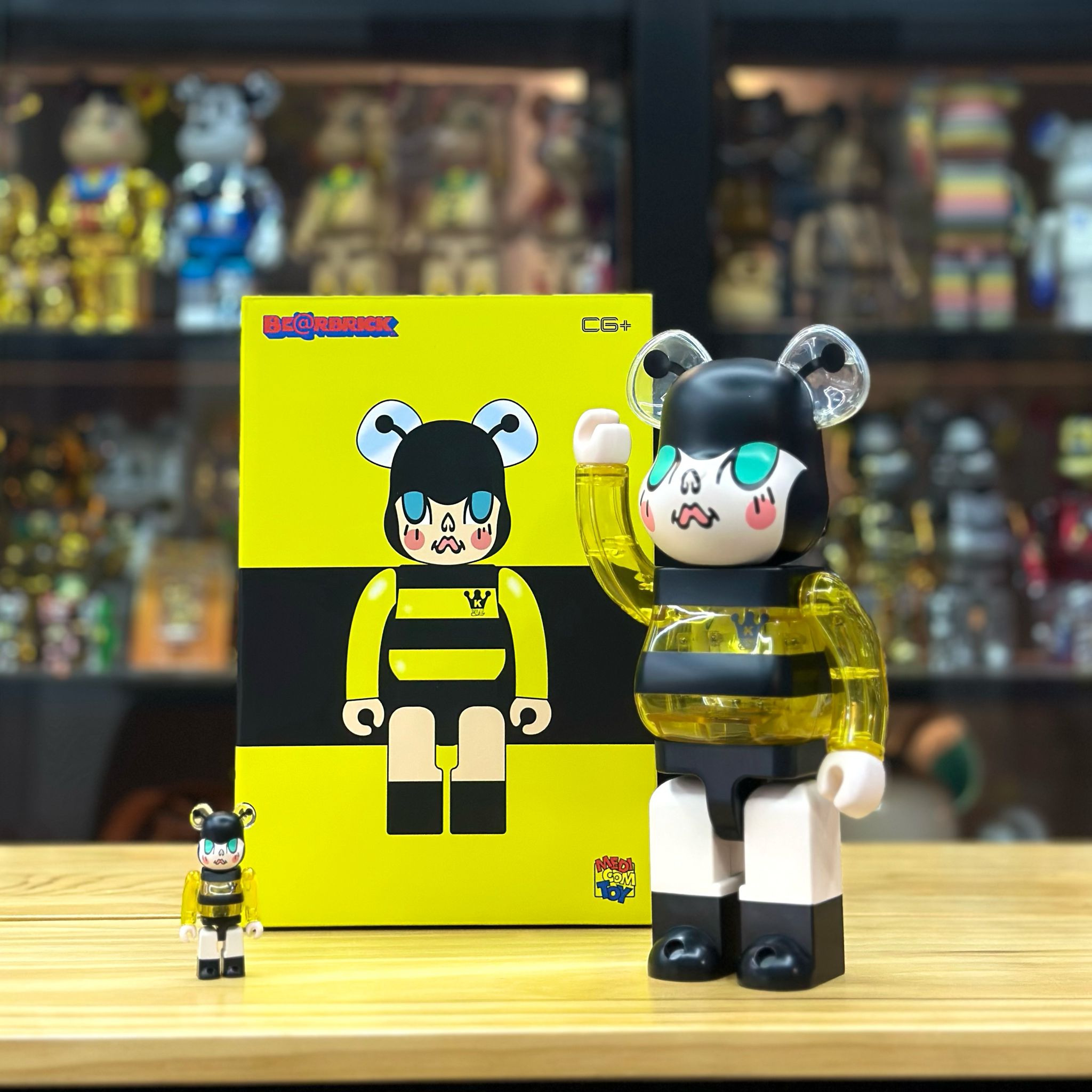 100% & 400% BE@RBRICK X KENNYWORK MOLLY BEE