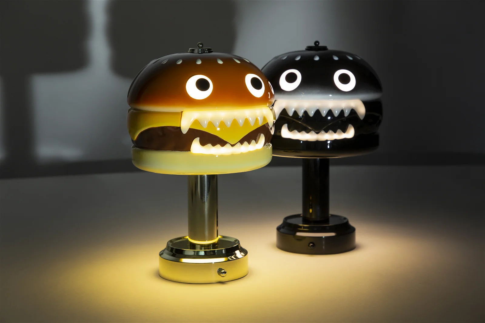 Undercover Hamburger Lamp (Black)