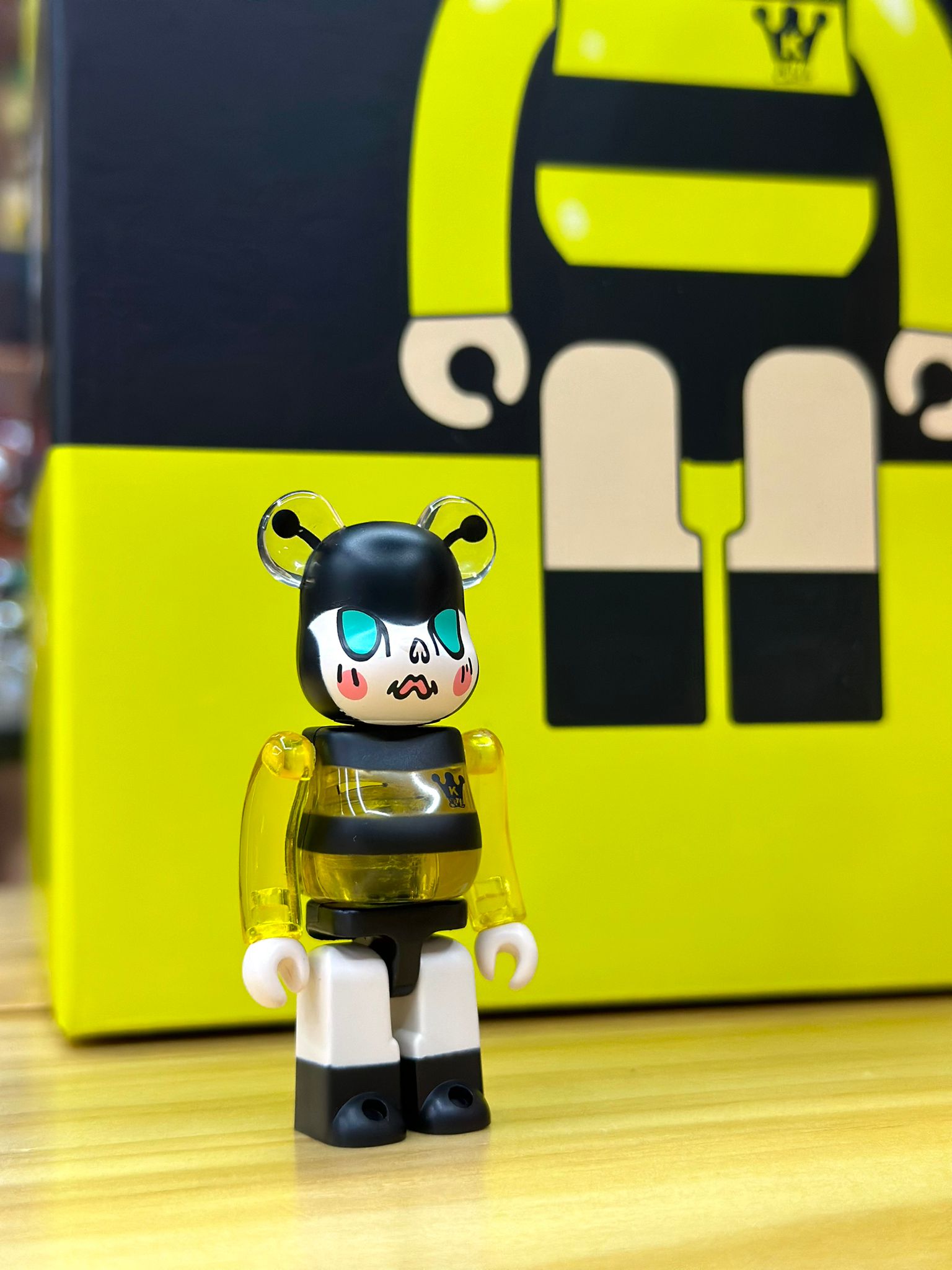 100% & 400% BE@RBRICK X KENNYWORK MOLLY BEE