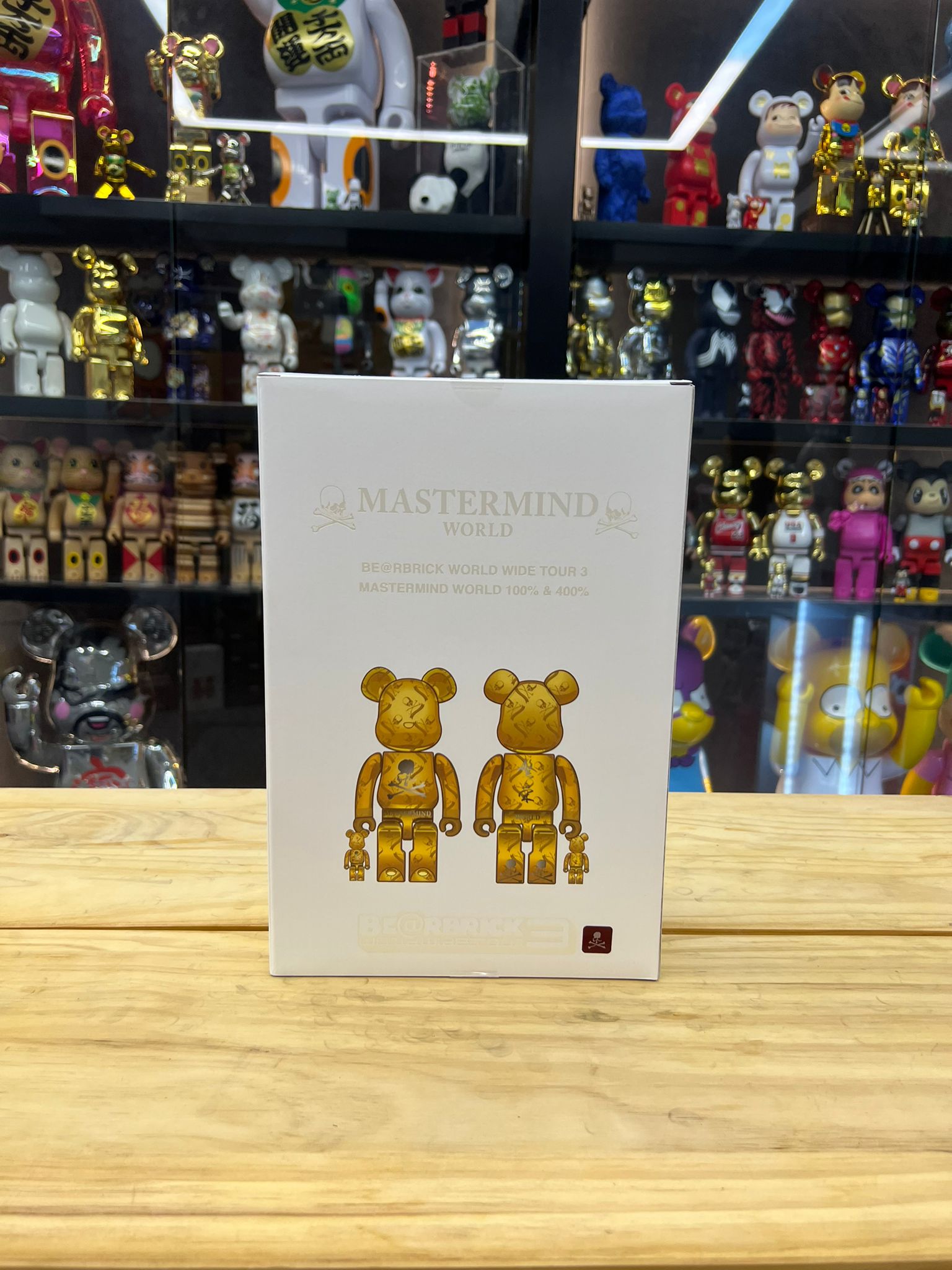 100% & 400% Be@rbrick Mastermind World