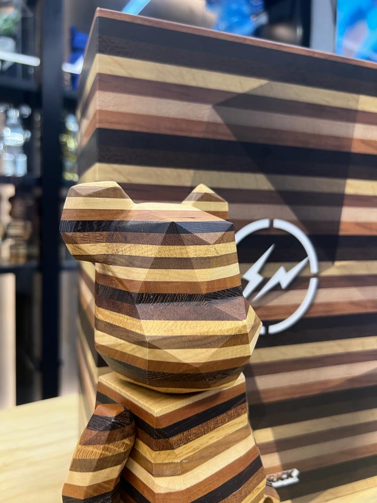 400% Be@rbrick Karimoku Fragment Polygon-Horizon (Wood 木)