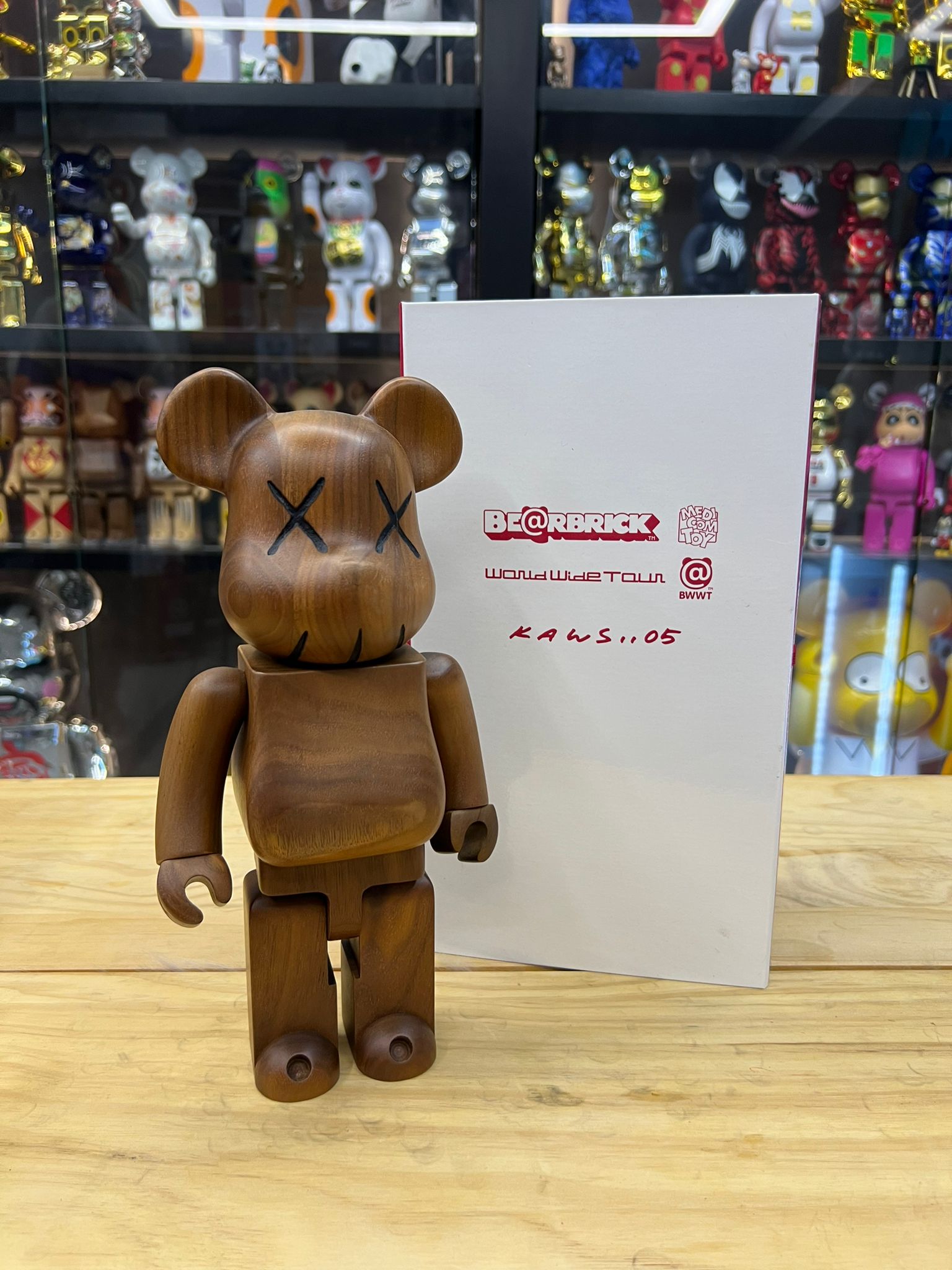 400% Kaws x Be@rbrick BWWT (Wood 木 2005)